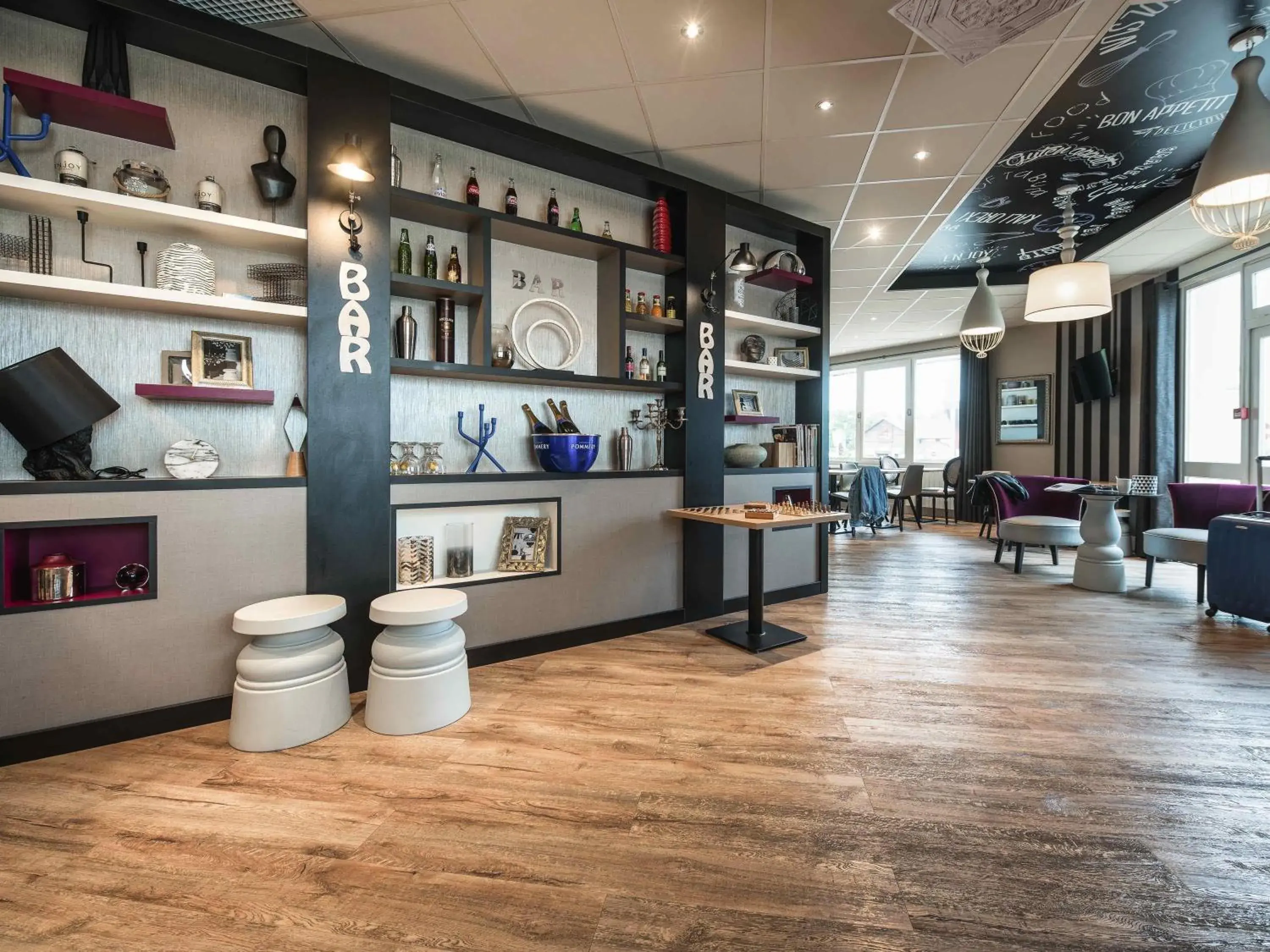 Lounge or bar in ibis Styles Rouen Nord-Barentin Lounge or bar in ibis Styles Rouen Nord-Barentin