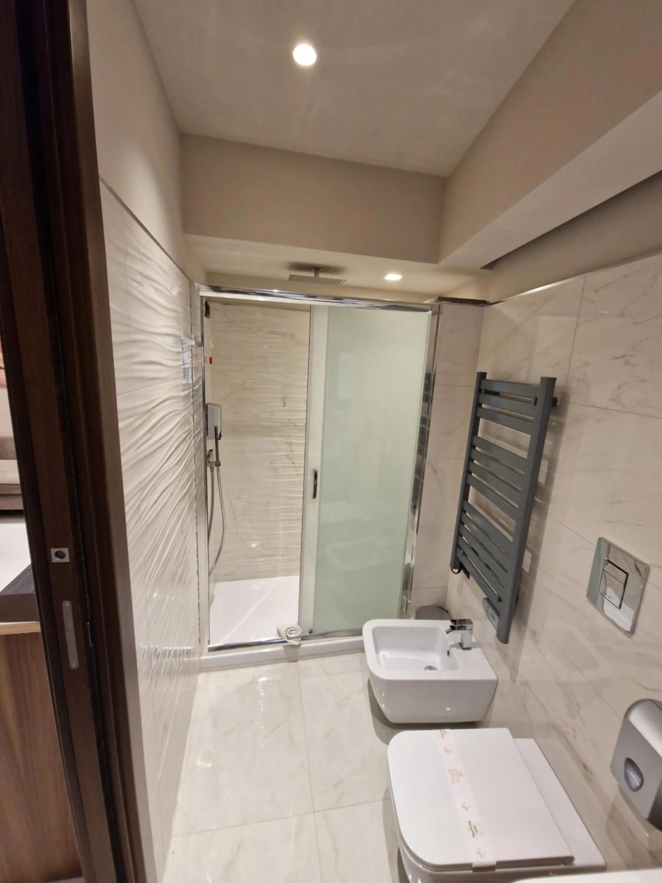 Shower in Beatus Suites And Rooms B&B