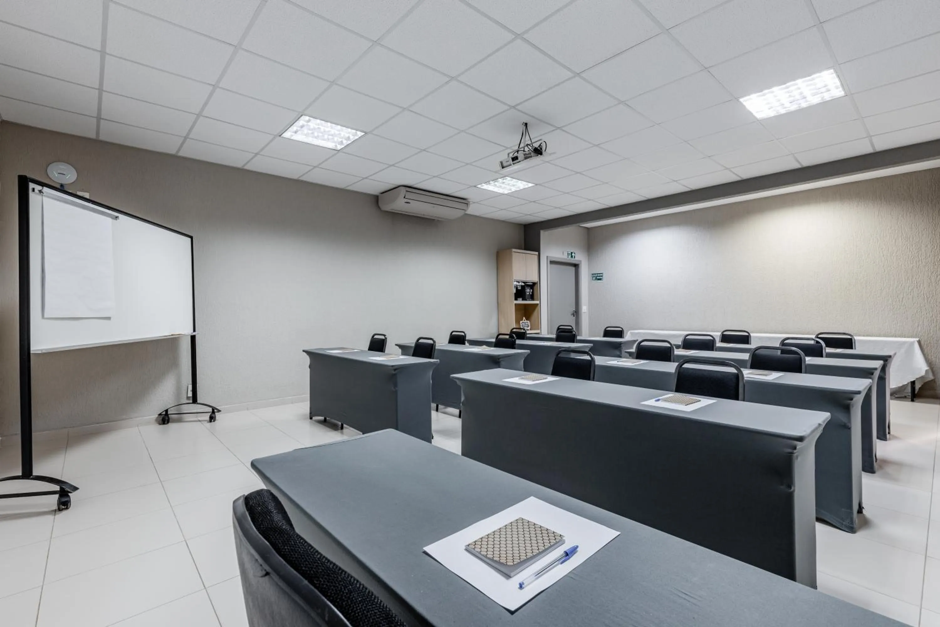 Meeting/conference room in Hotel Parati Minas
