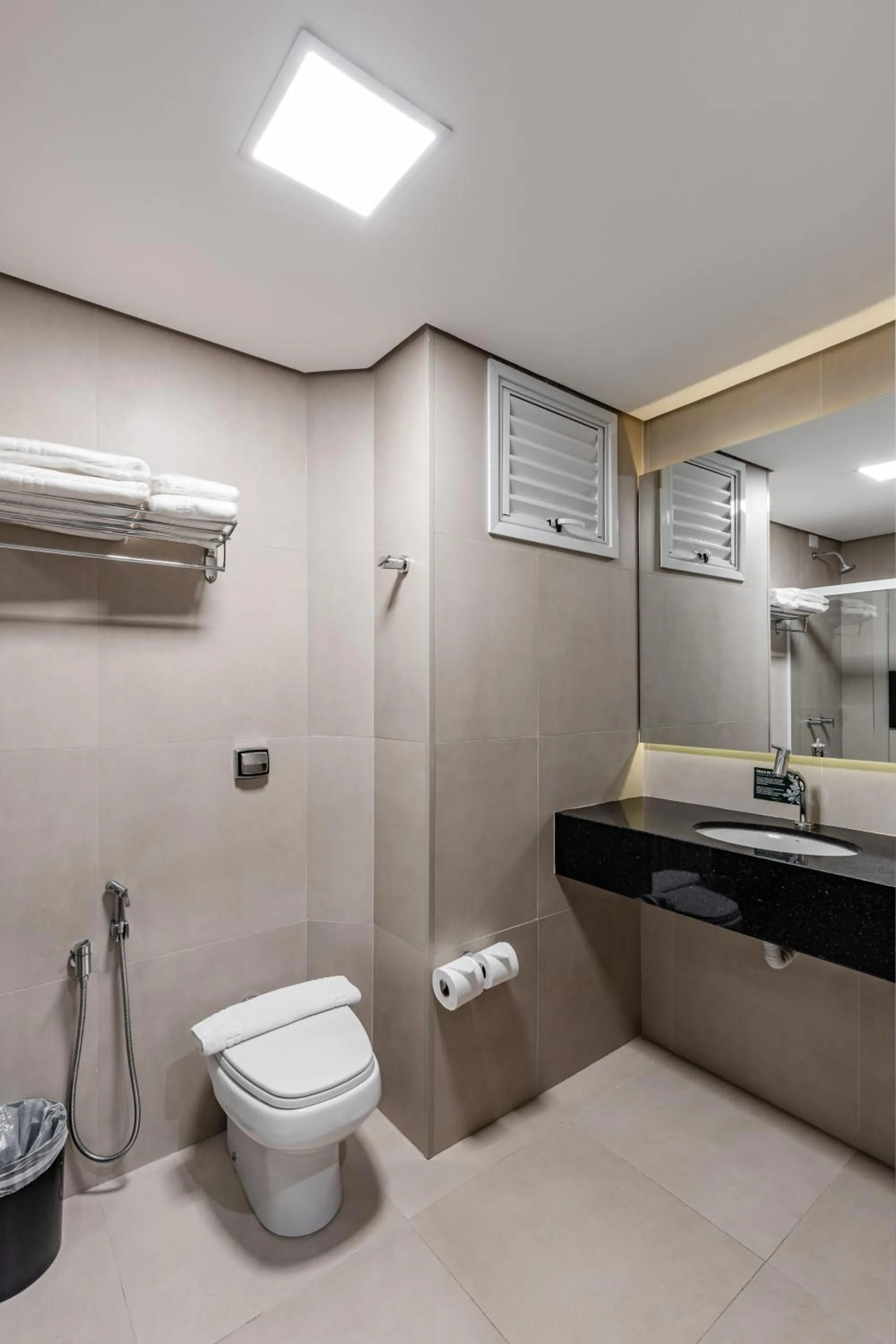 Toilet in Hotel Parati Minas