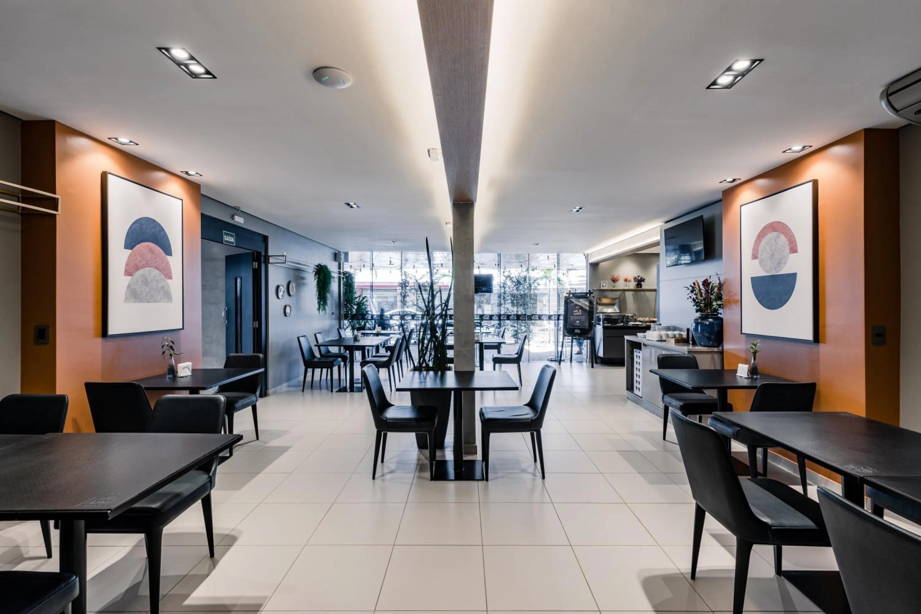 Restaurant/places to eat in Hotel Parati Minas