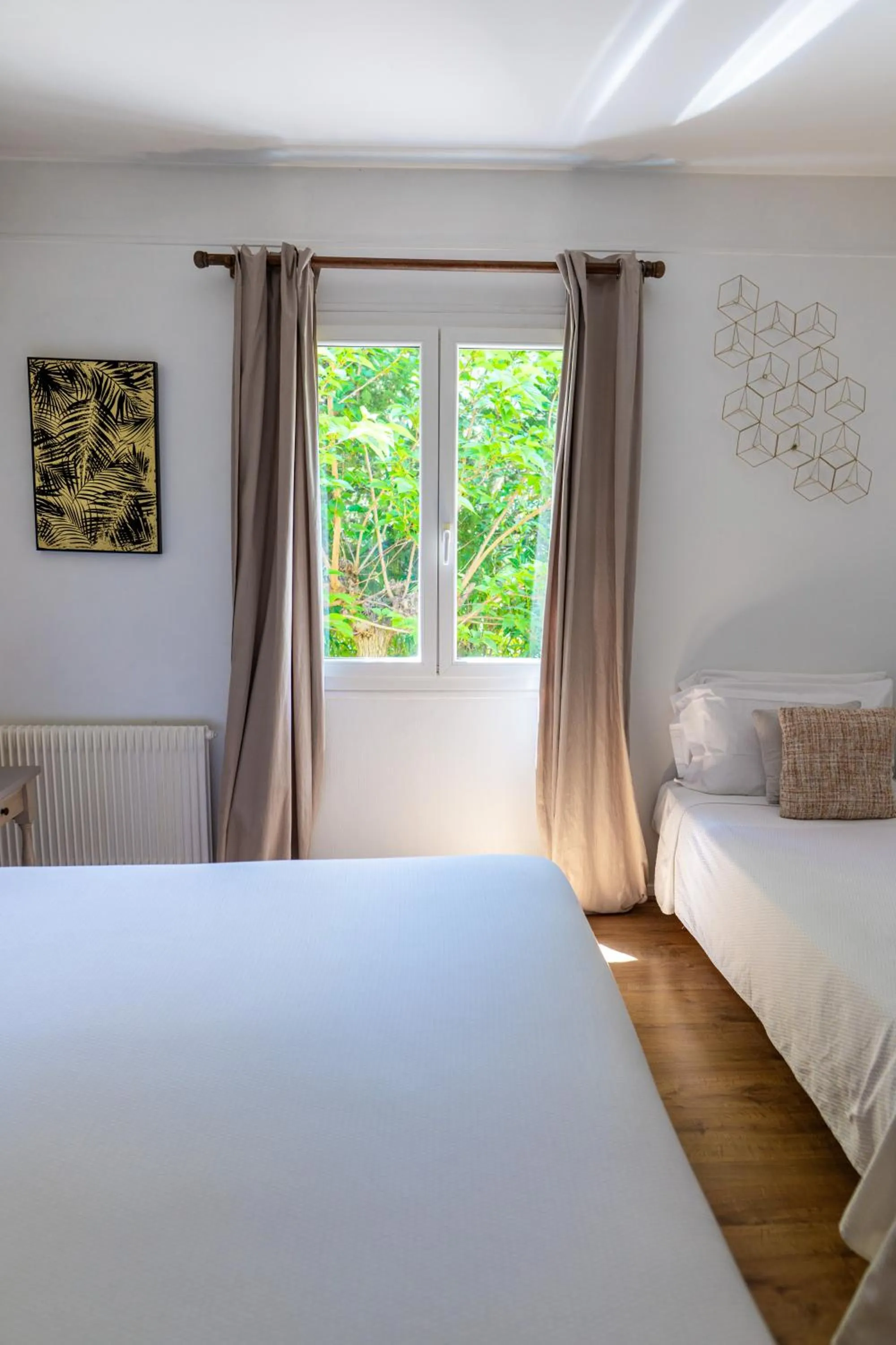 Bedroom, Bed in Hotel Les Oliviers