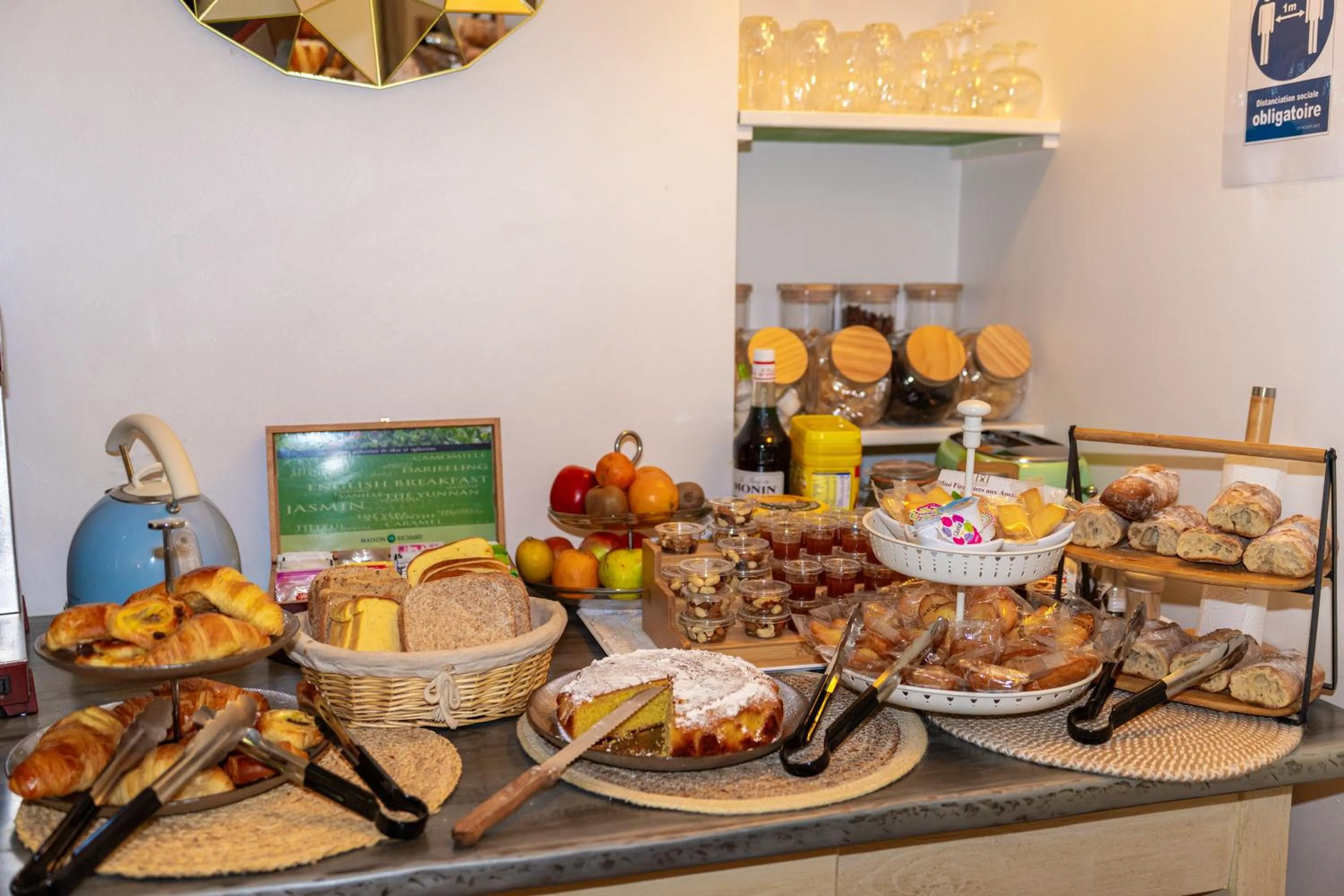 Breakfast in Hotel Les Oliviers