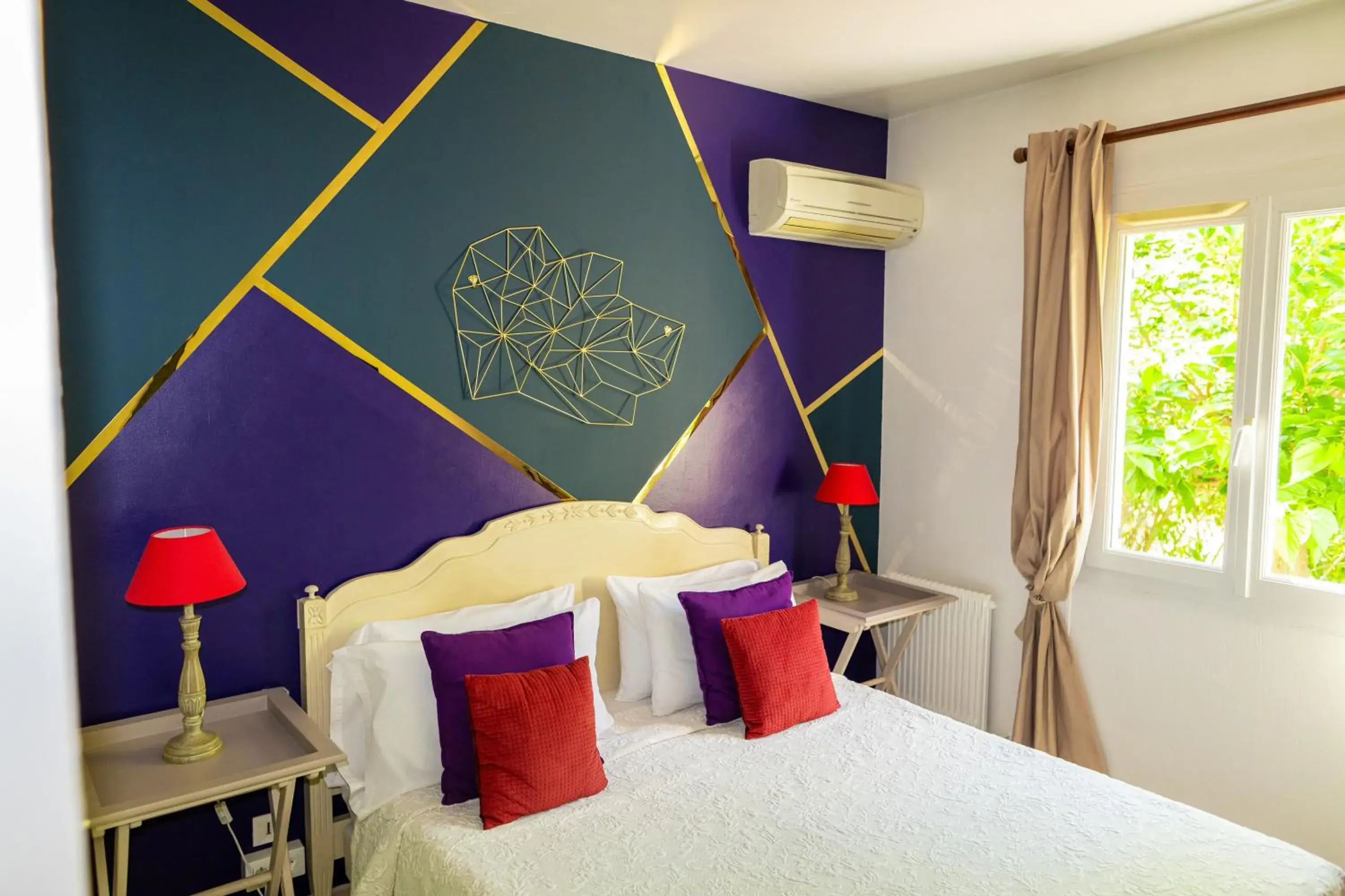 Superior Double Room with Garden View in Hotel Les Oliviers Superior Double Room with Garden View in Hotel Les Oliviers