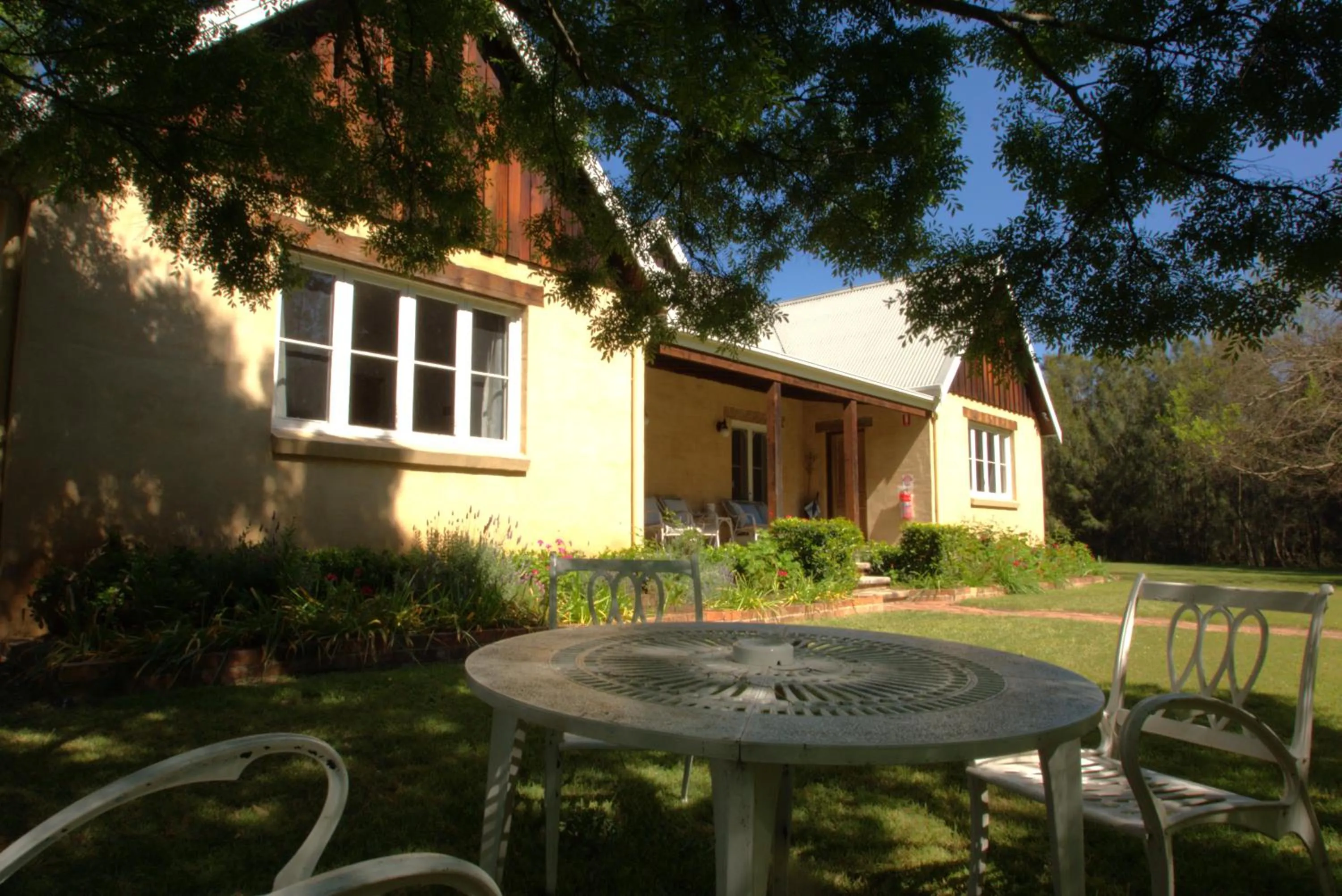 Garden in The Carriages Boutique Hotel and Vineyard