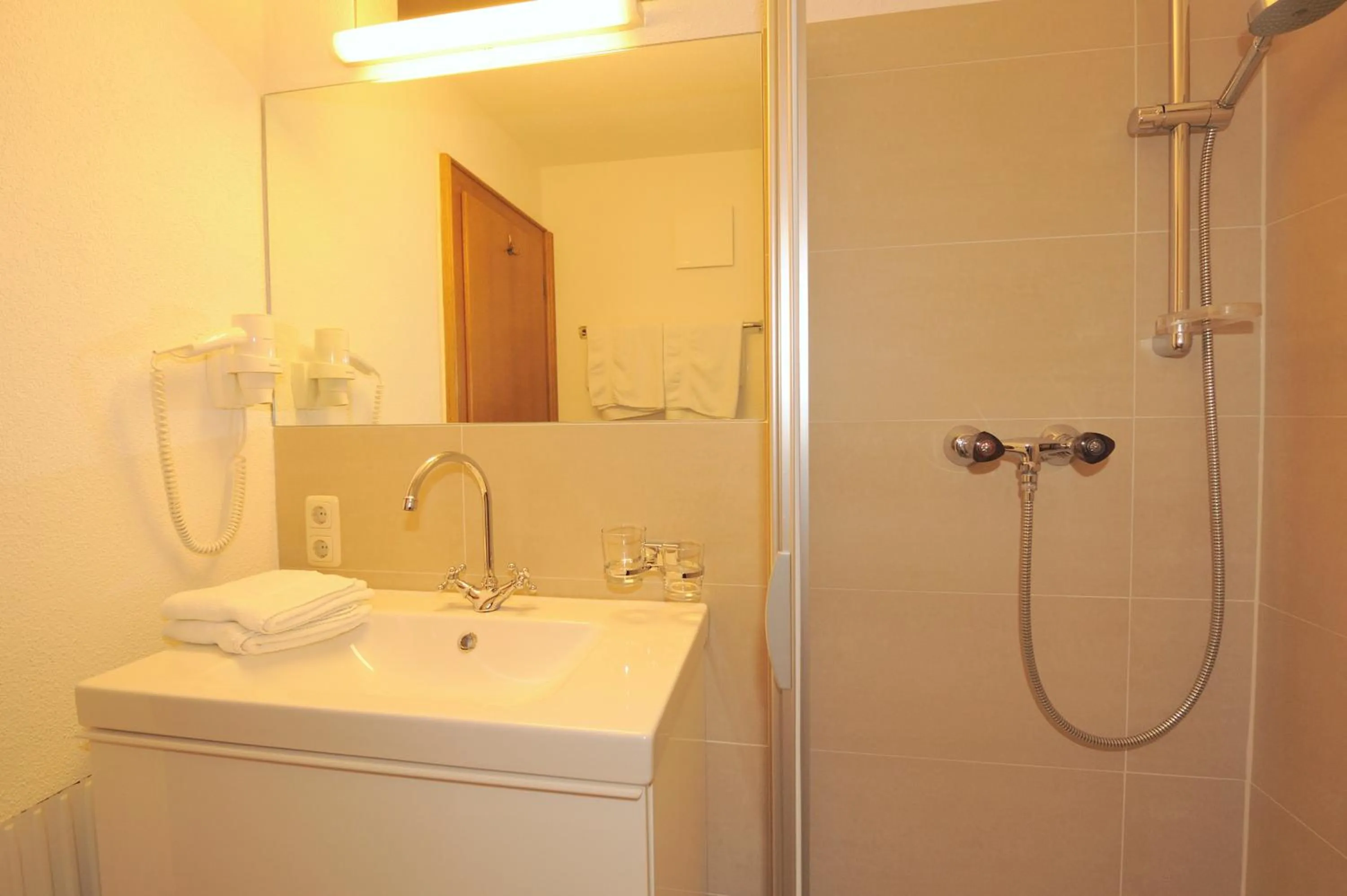 Bathroom in Gästehaus Kolp