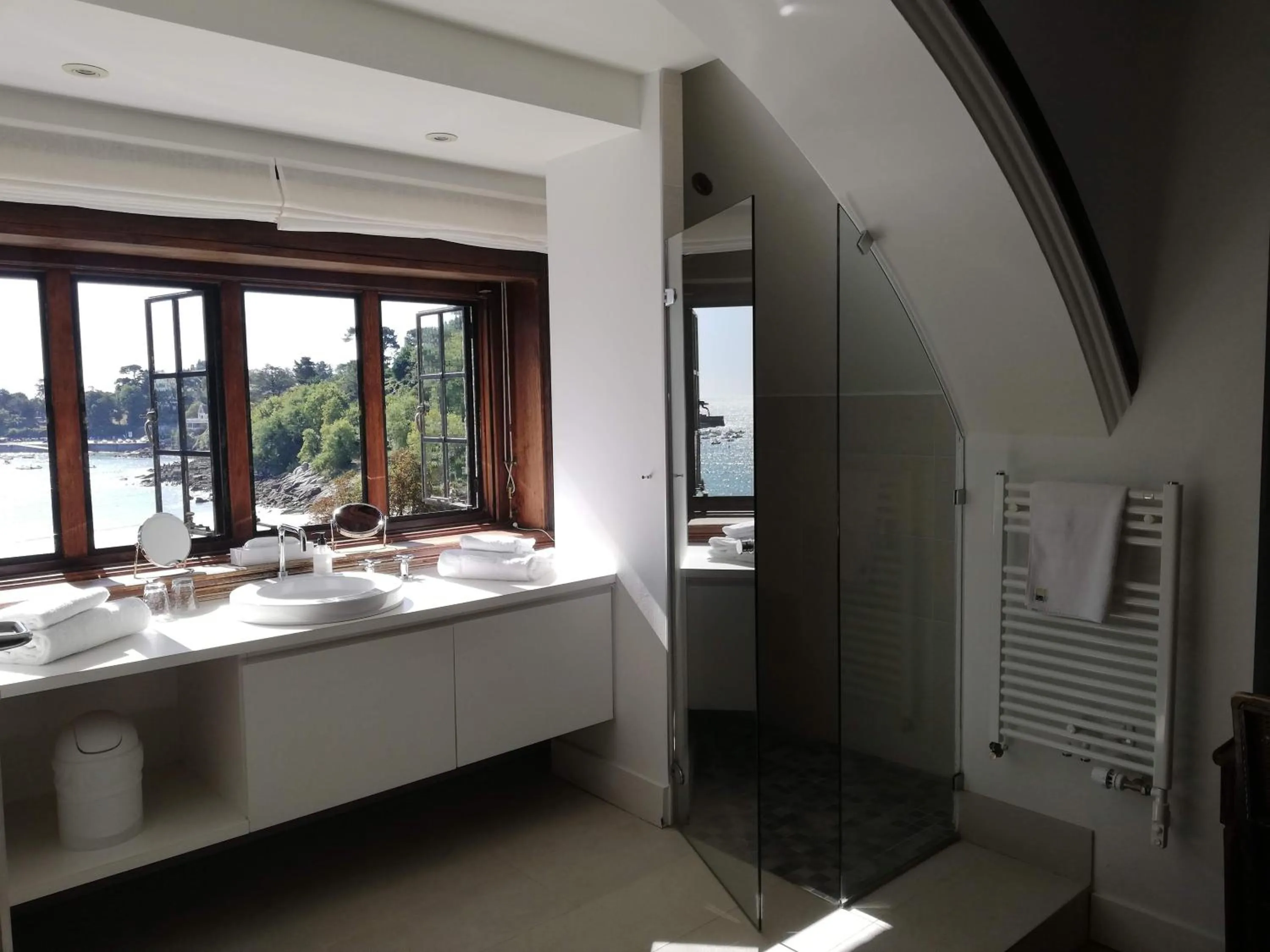 Bathroom in Manoir Dalmore