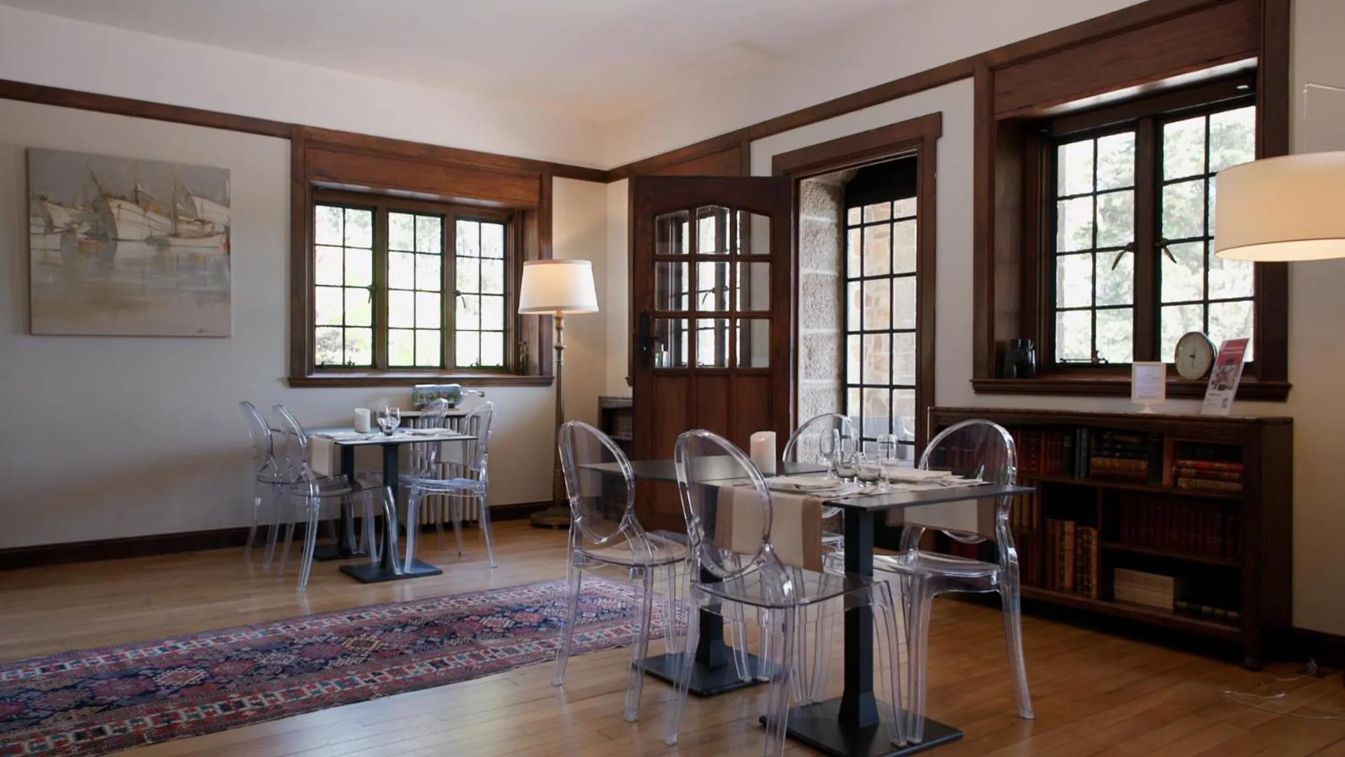 Restaurant/places to eat in Manoir Dalmore