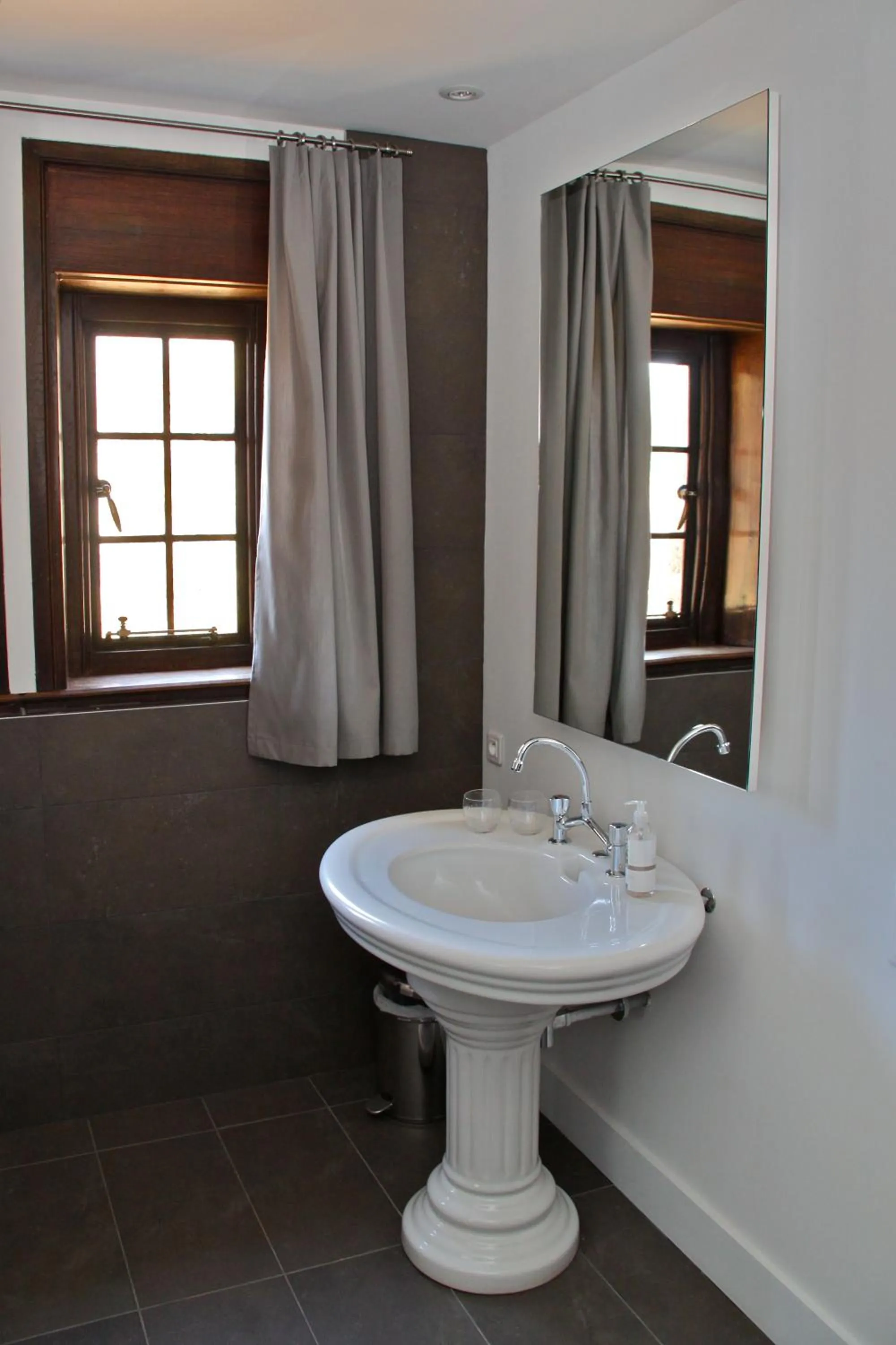 Bathroom in Manoir Dalmore