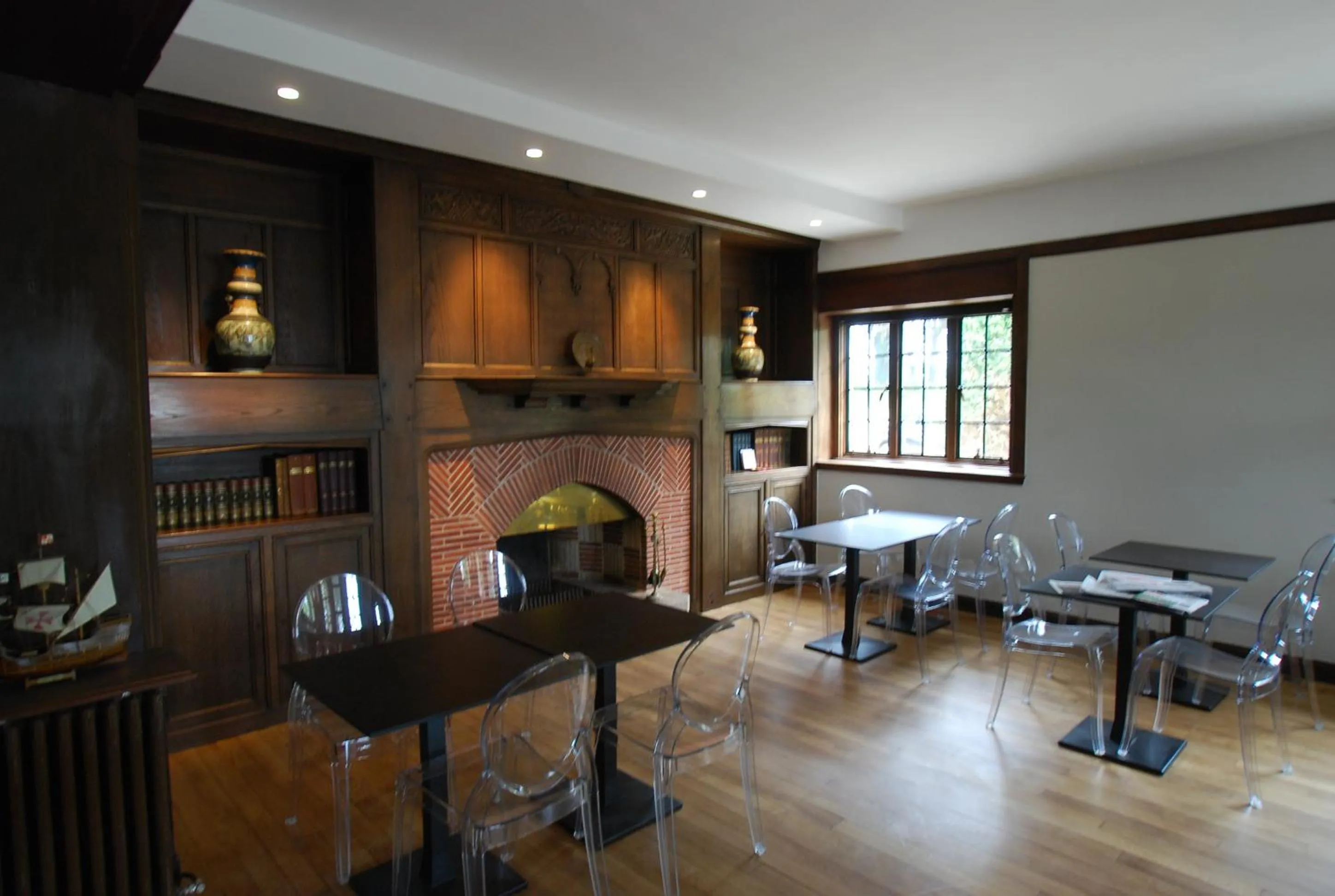 Restaurant/places to eat in Manoir Dalmore