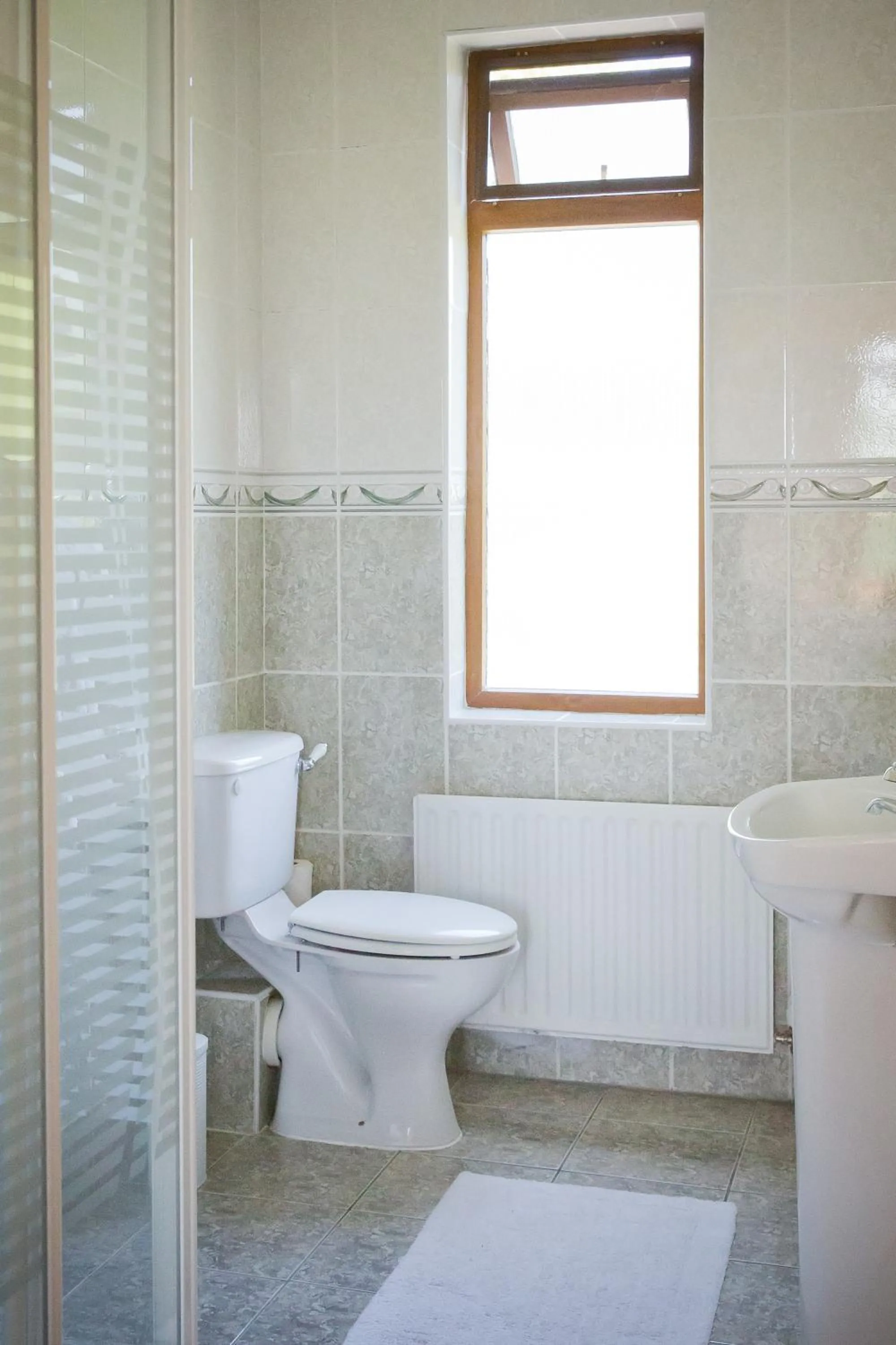 Bathroom in Cahergal Farmhouse B&B