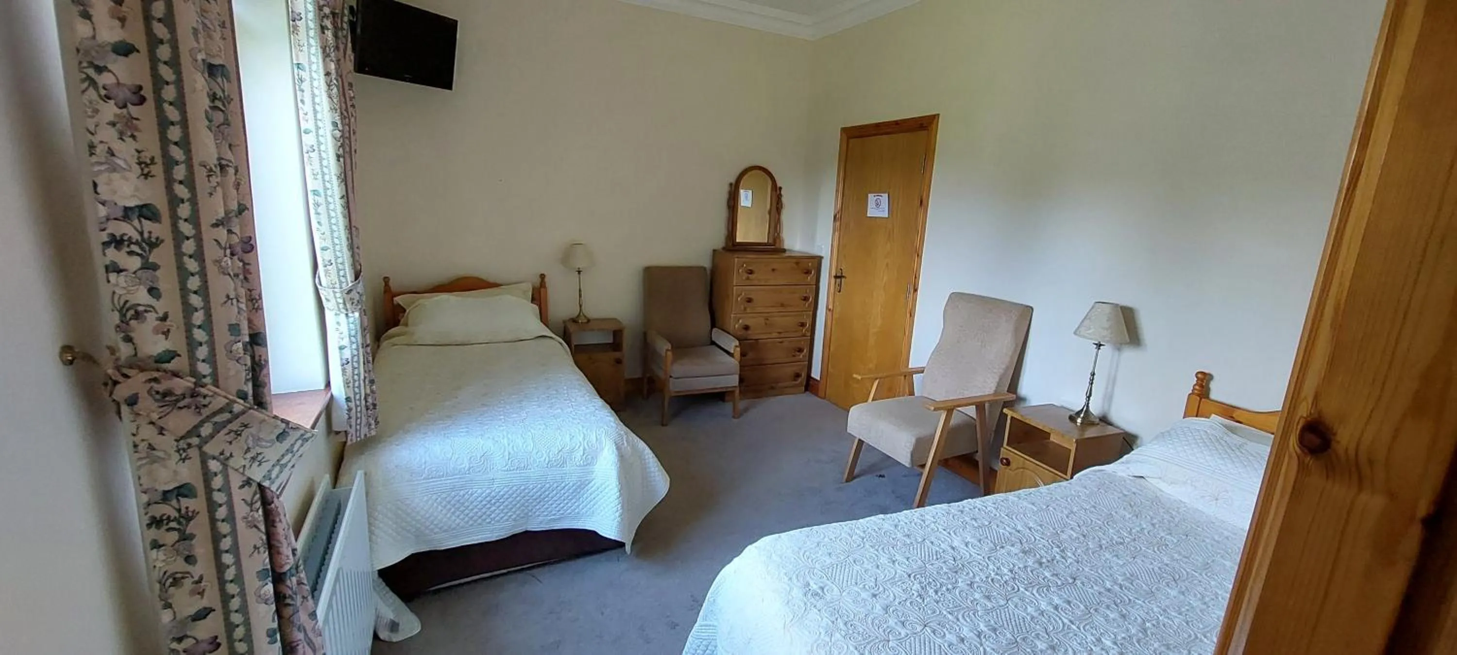 Bedroom, Bed in Cahergal Farmhouse B&B