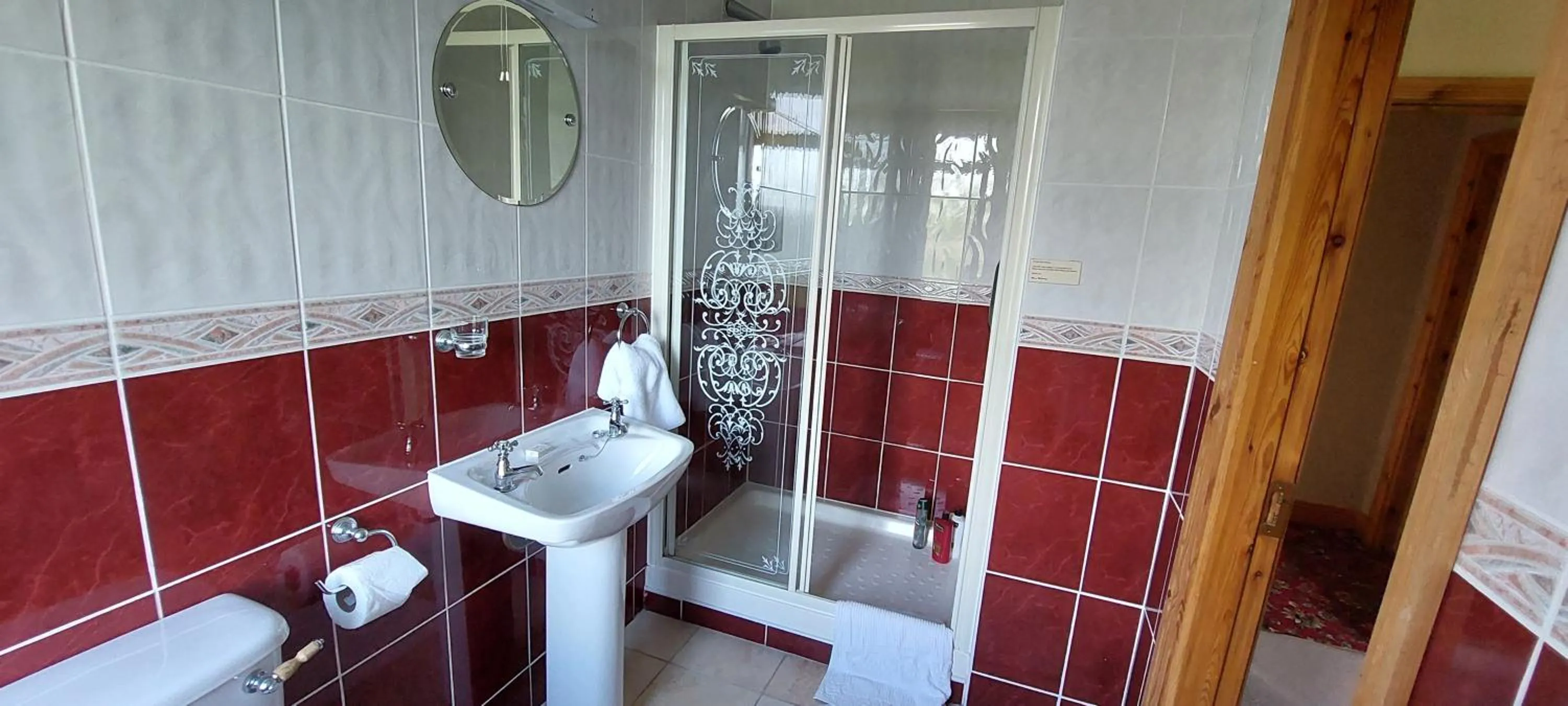 Bathroom in Cahergal Farmhouse B&B