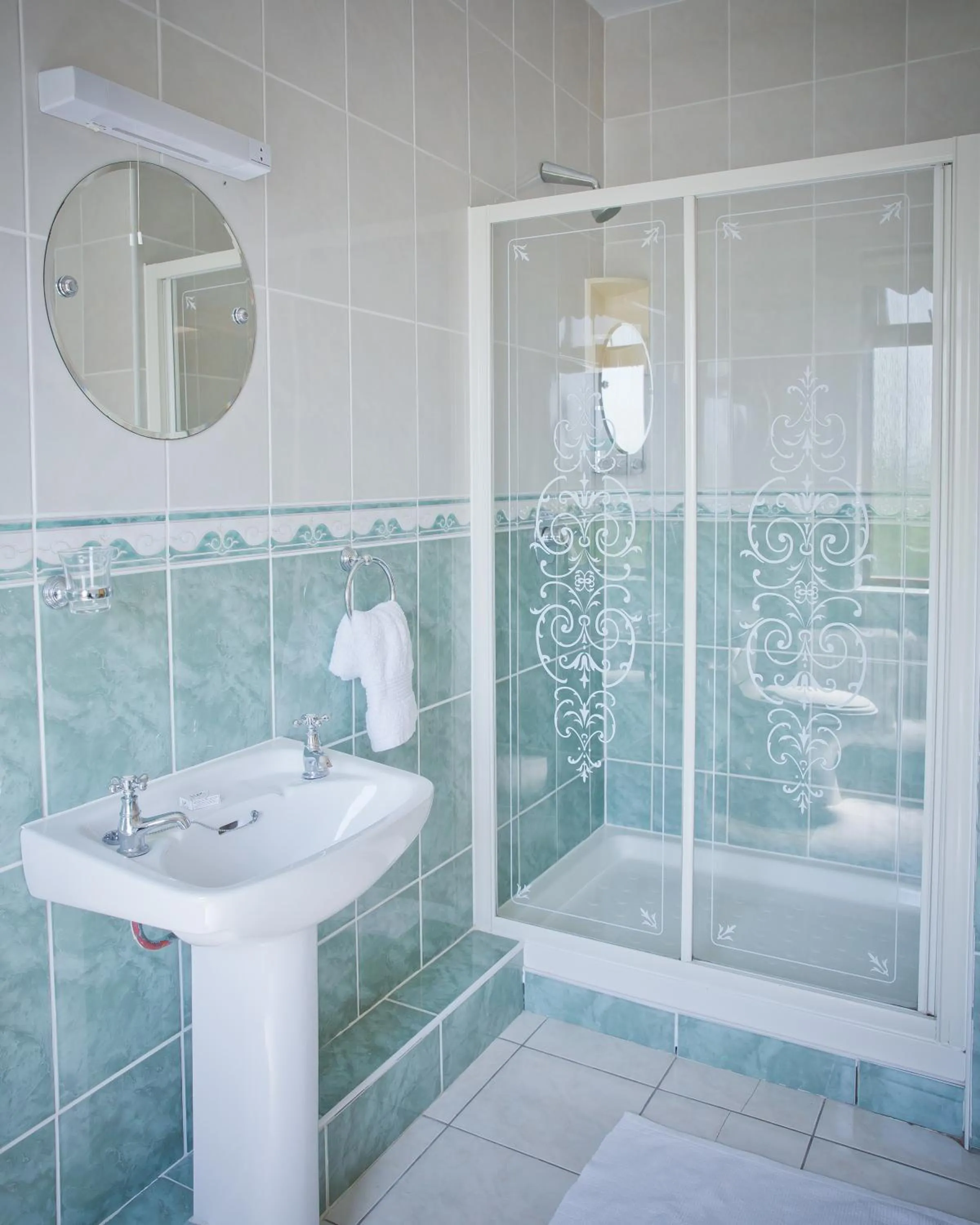 Bathroom in Cahergal Farmhouse B&B