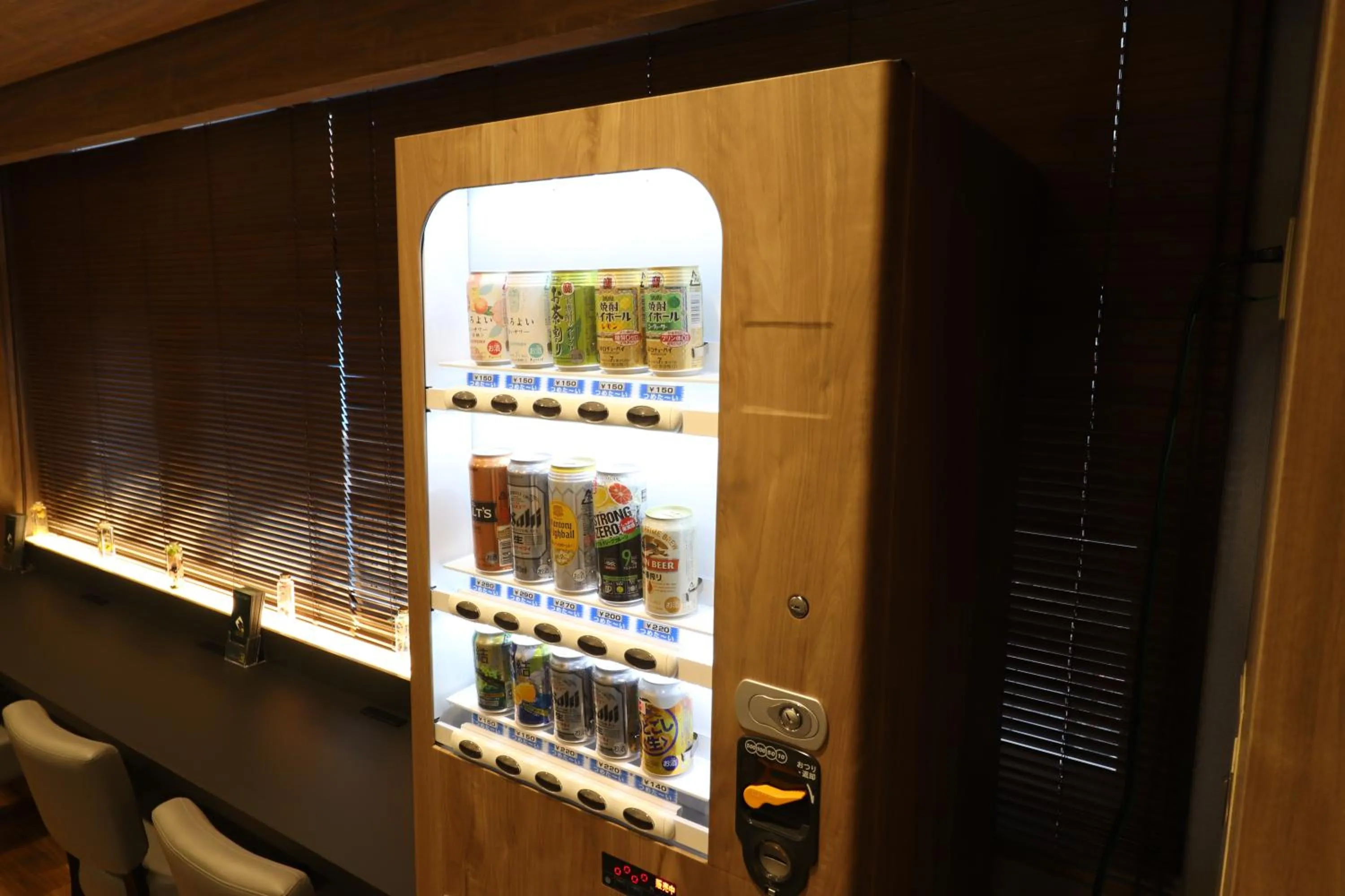 Drinks in LEO YU Capsule Hotel Nishifunabashi