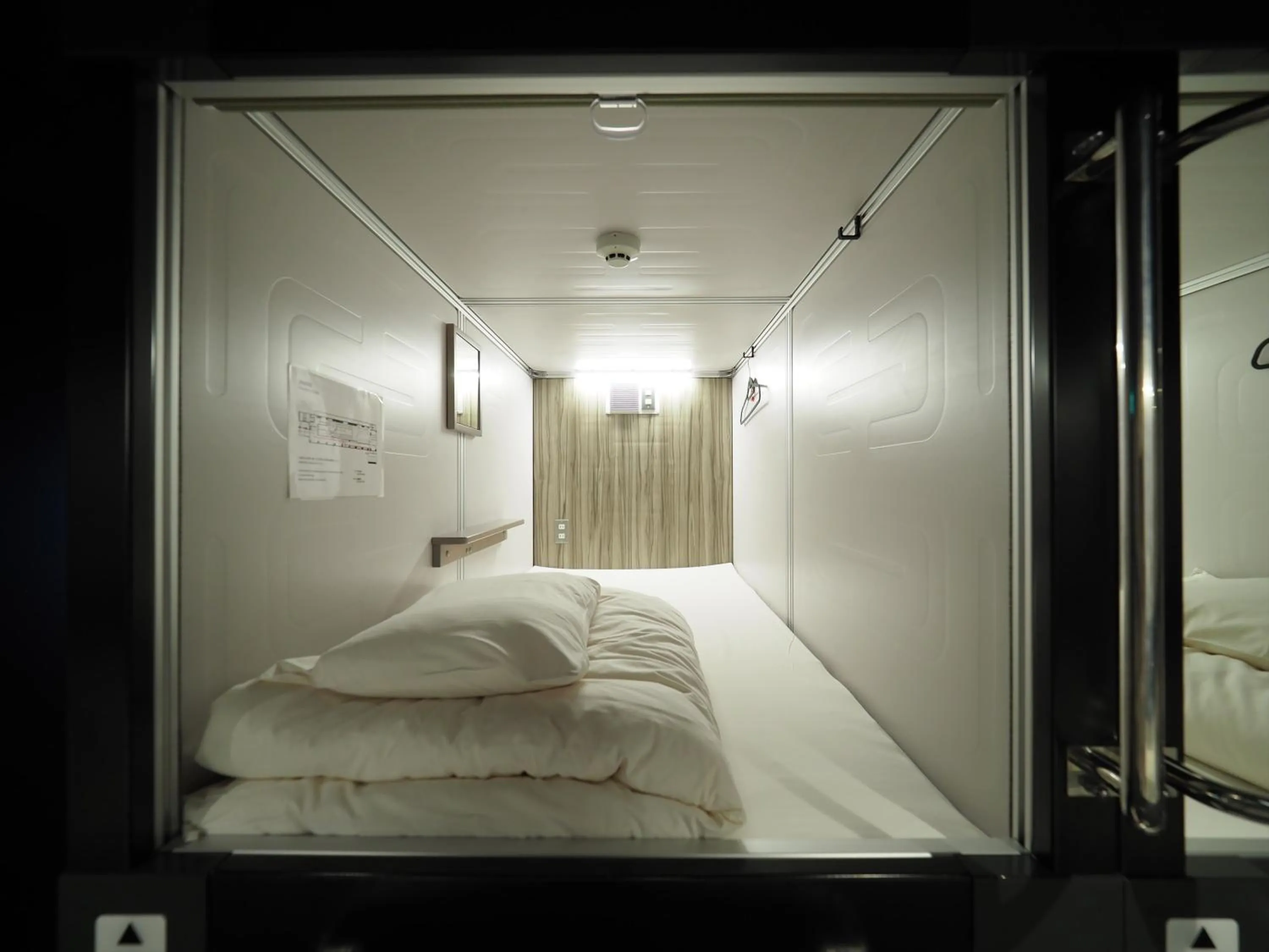Bedroom, Bed in LEO YU Capsule Hotel Nishifunabashi
