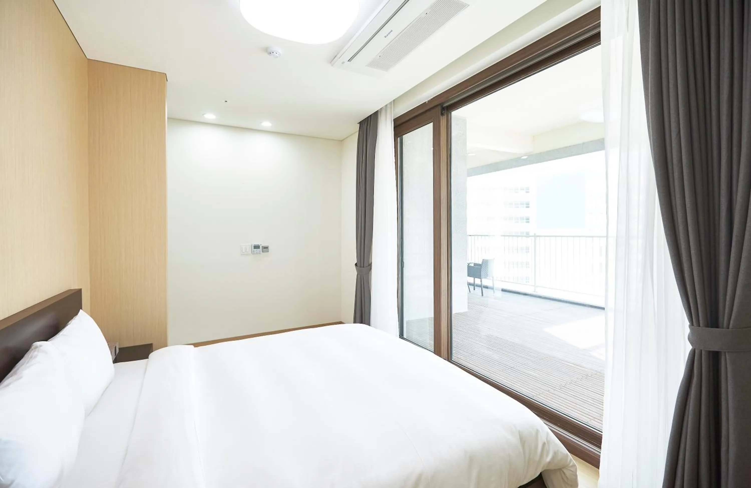 Bed in Pyeongchang The White Hotel