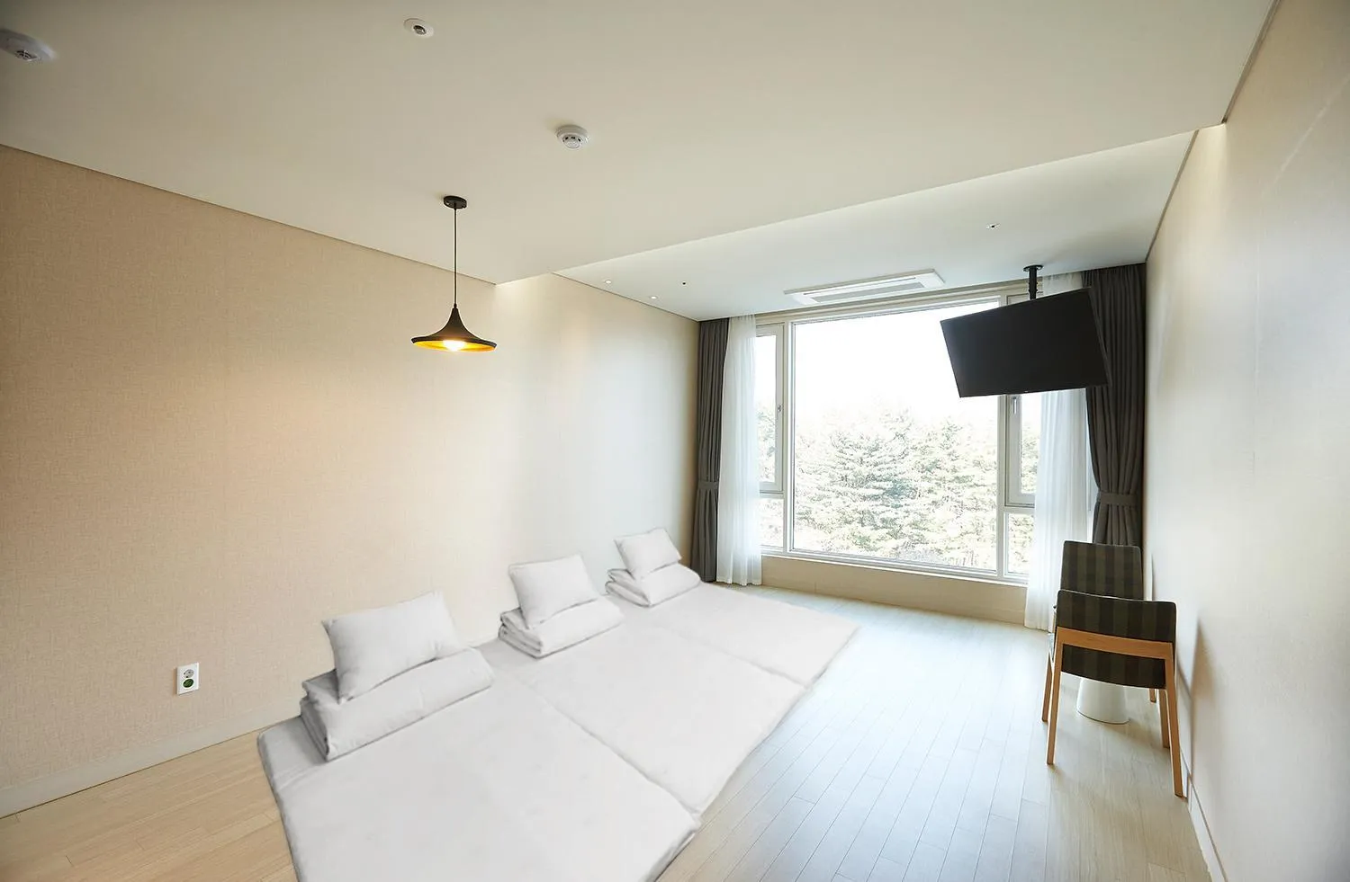 Bed in Pyeongchang The White Hotel