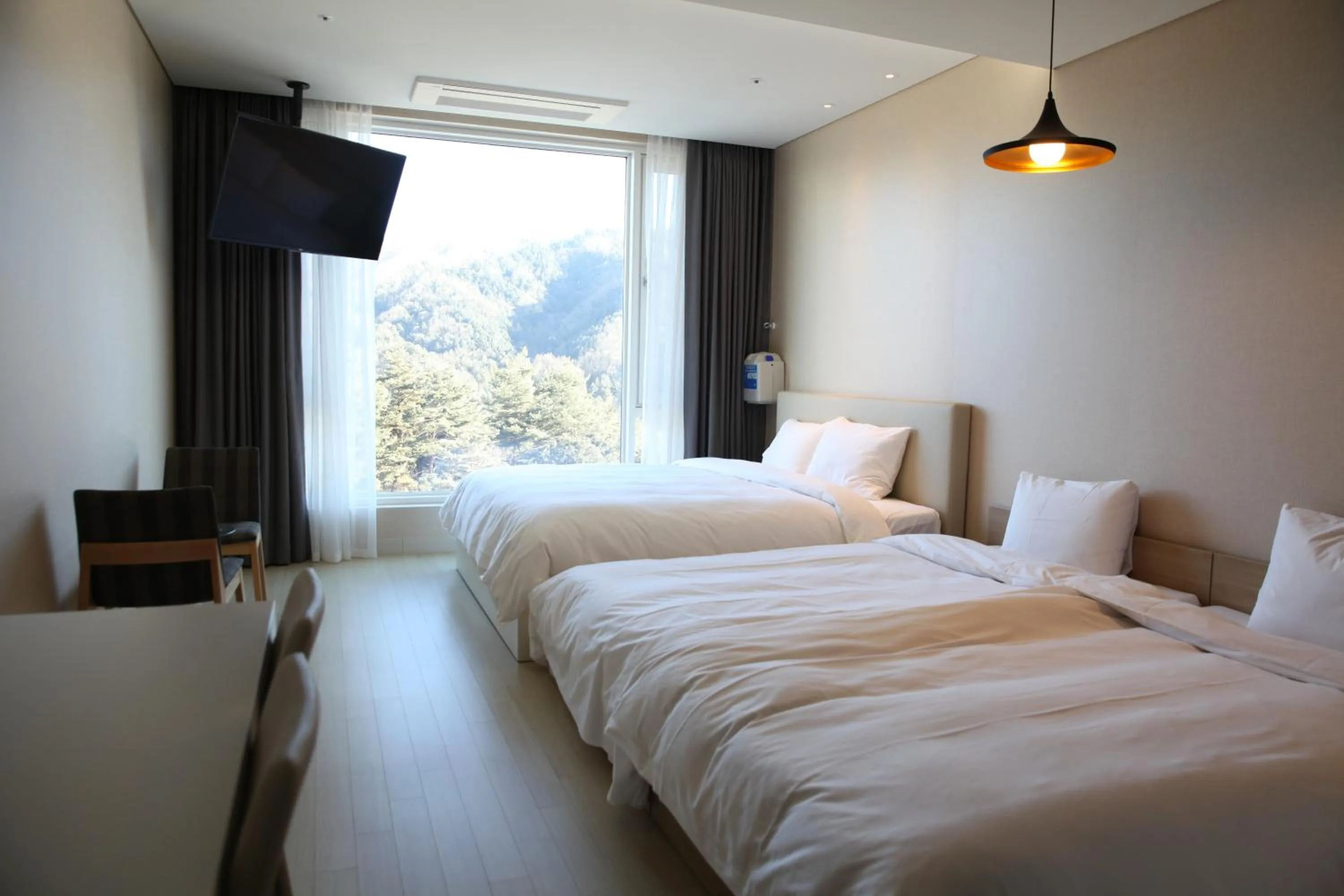Bed in Pyeongchang The White Hotel