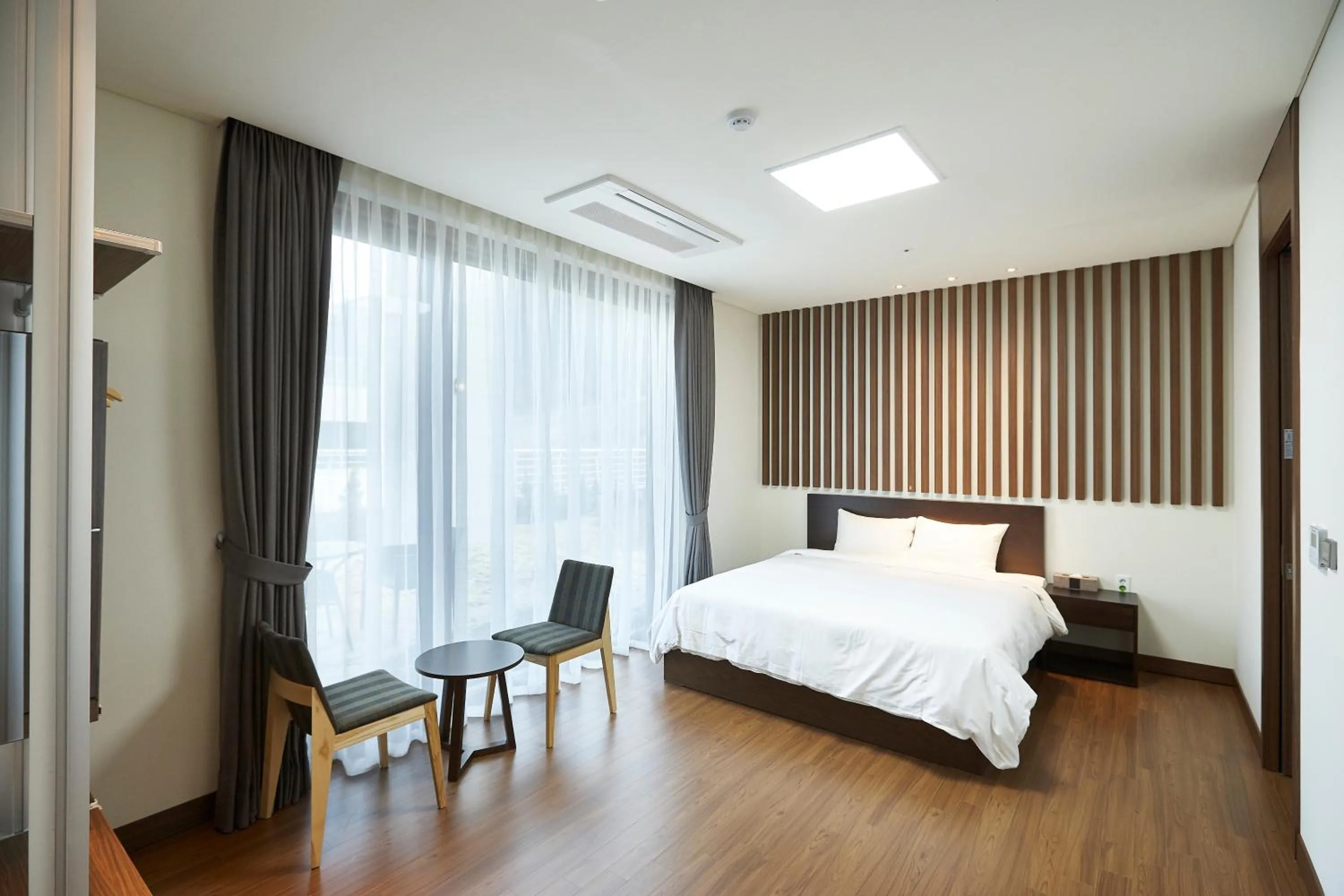 Bed in Pyeongchang The White Hotel