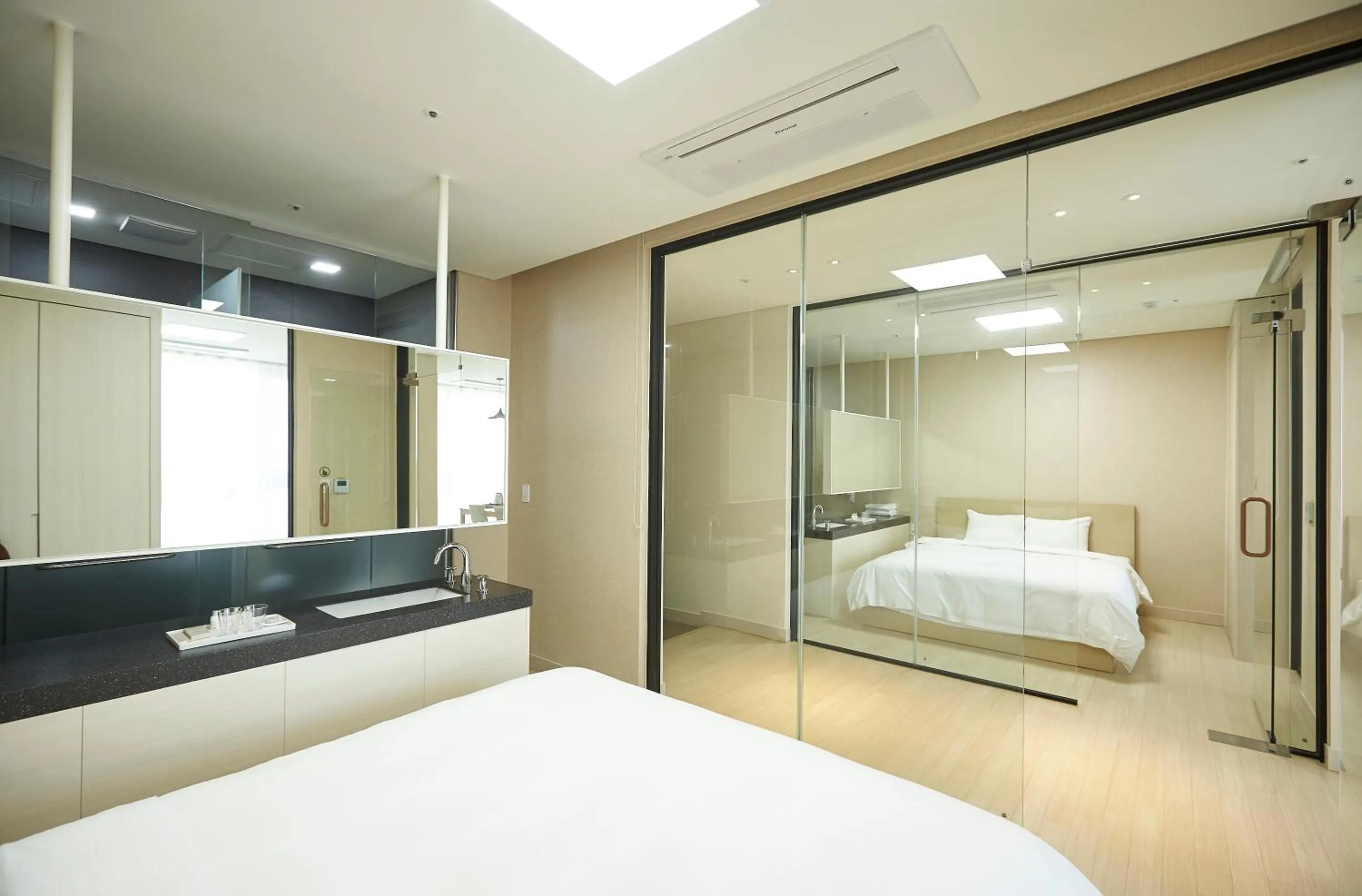 Bed in Pyeongchang The White Hotel