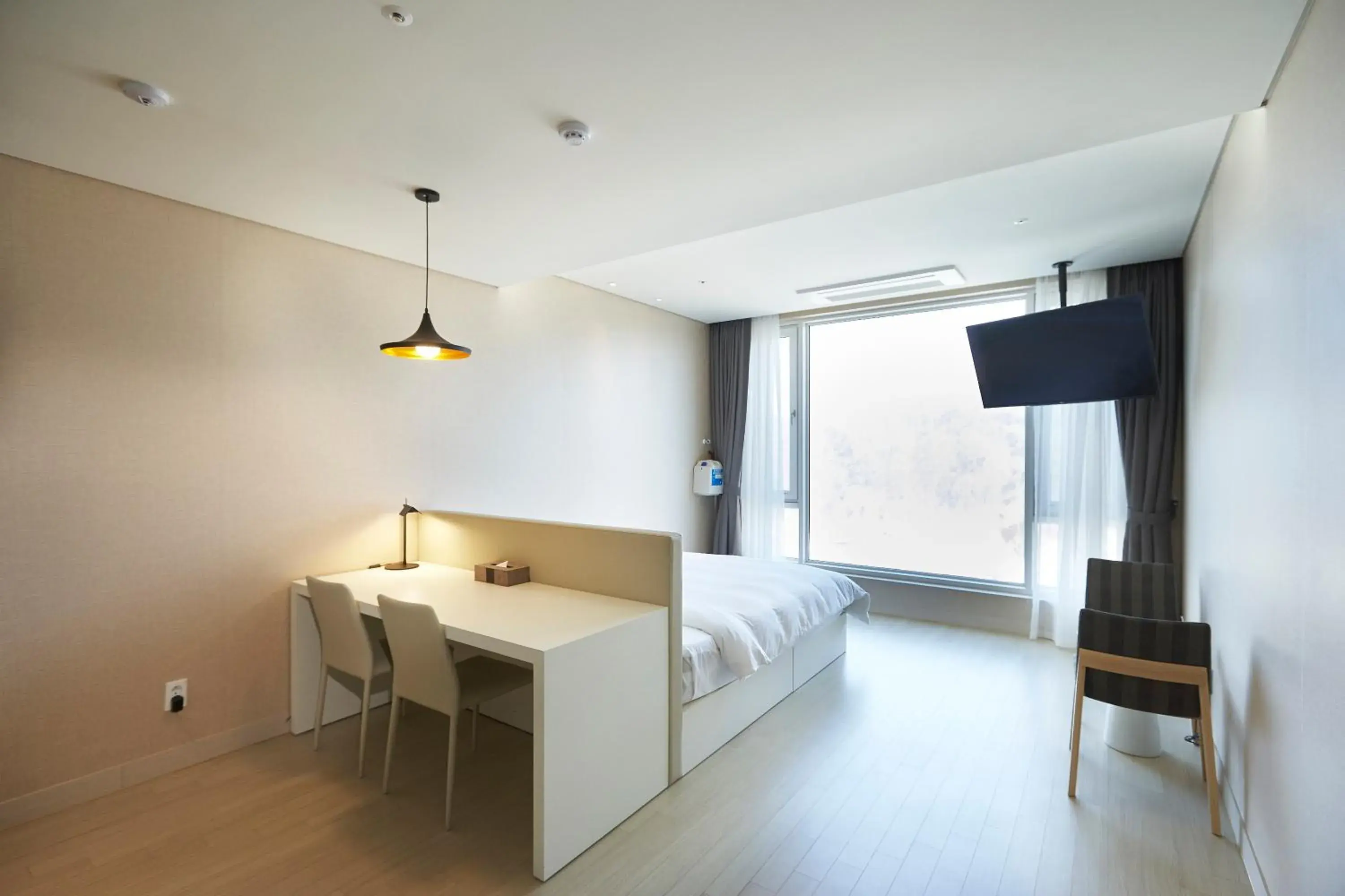 Bed in Pyeongchang The White Hotel Bed in Pyeongchang The White Hotel