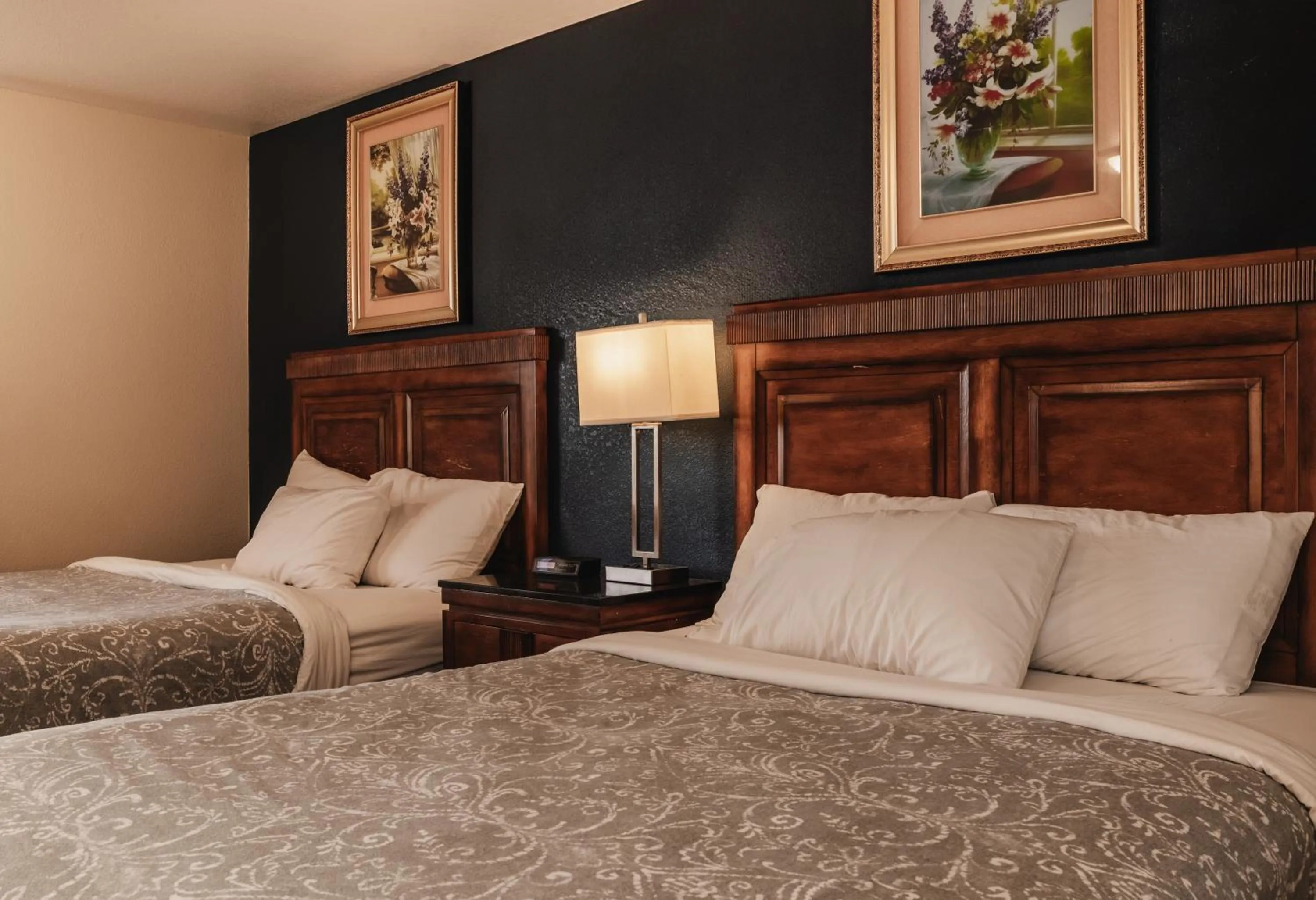 Bed in Water Front Inn