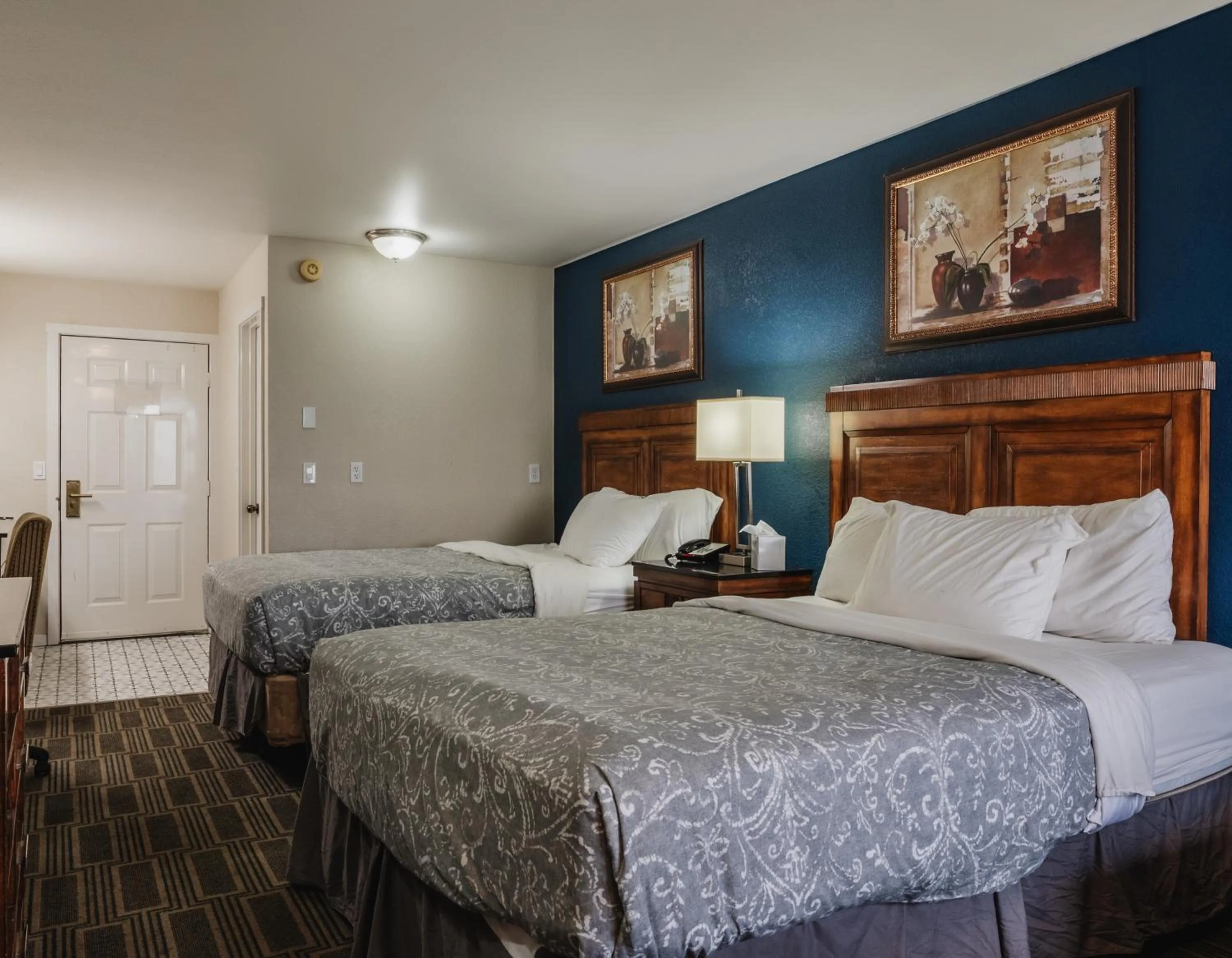 Bed in Water Front Inn