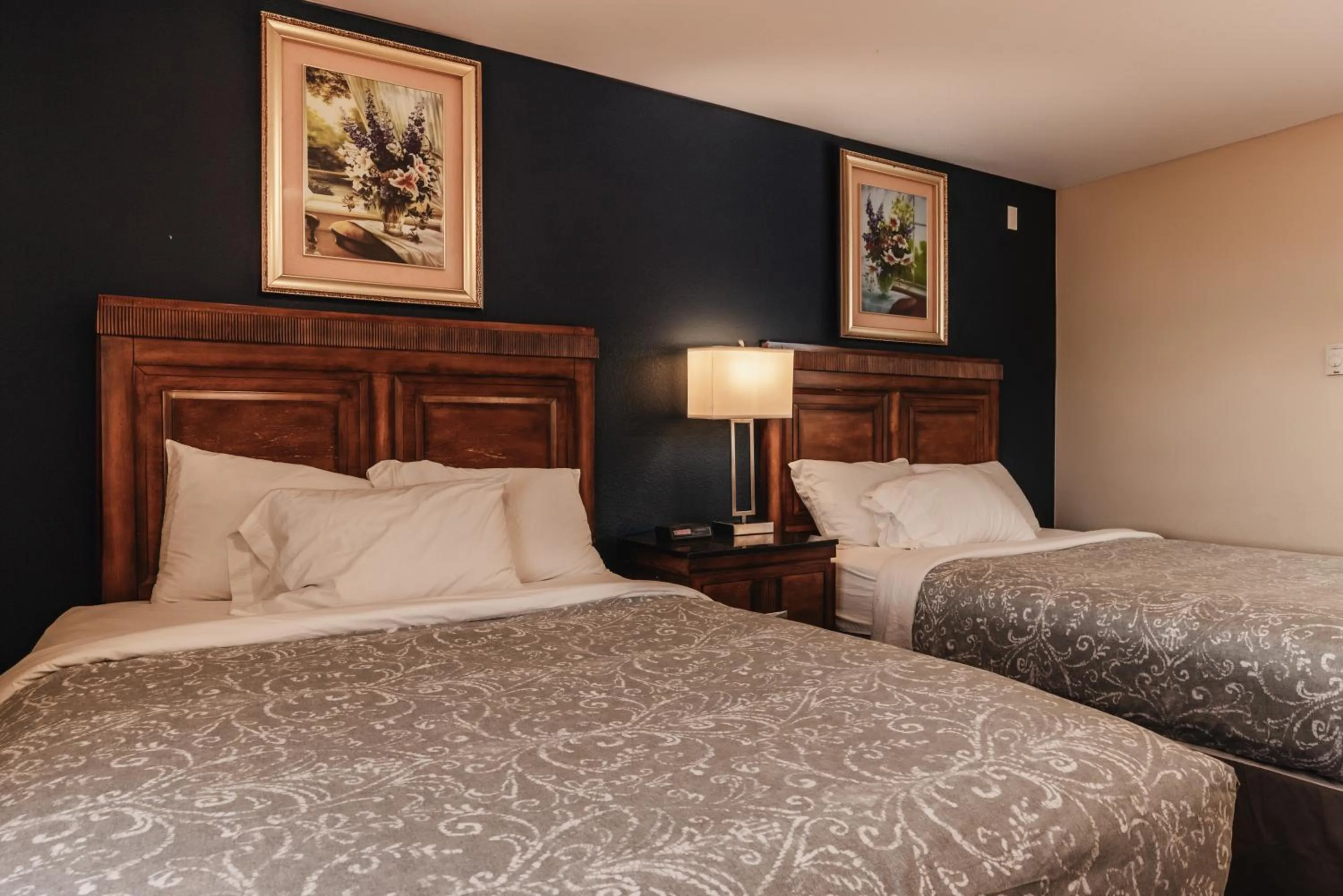 Bed in Water Front Inn