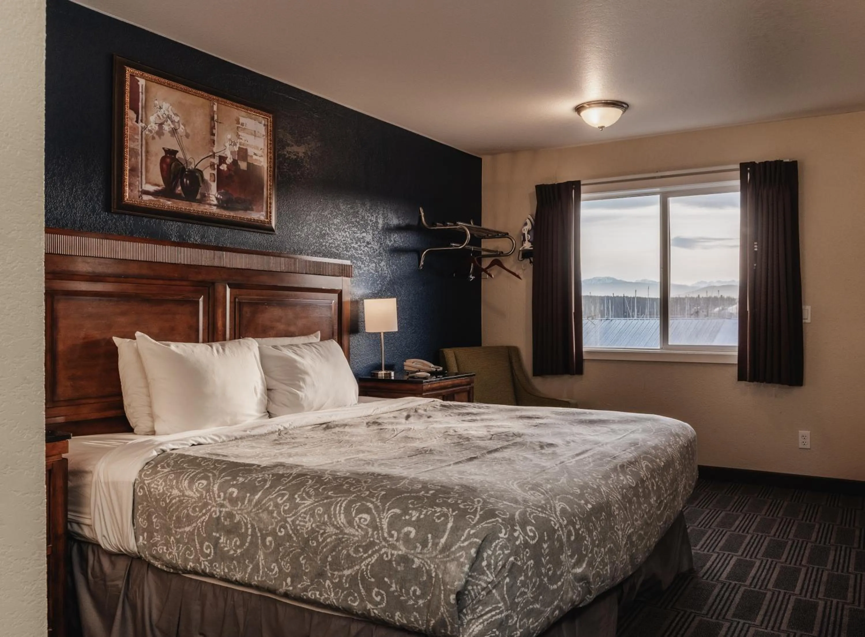 Bed in Water Front Inn