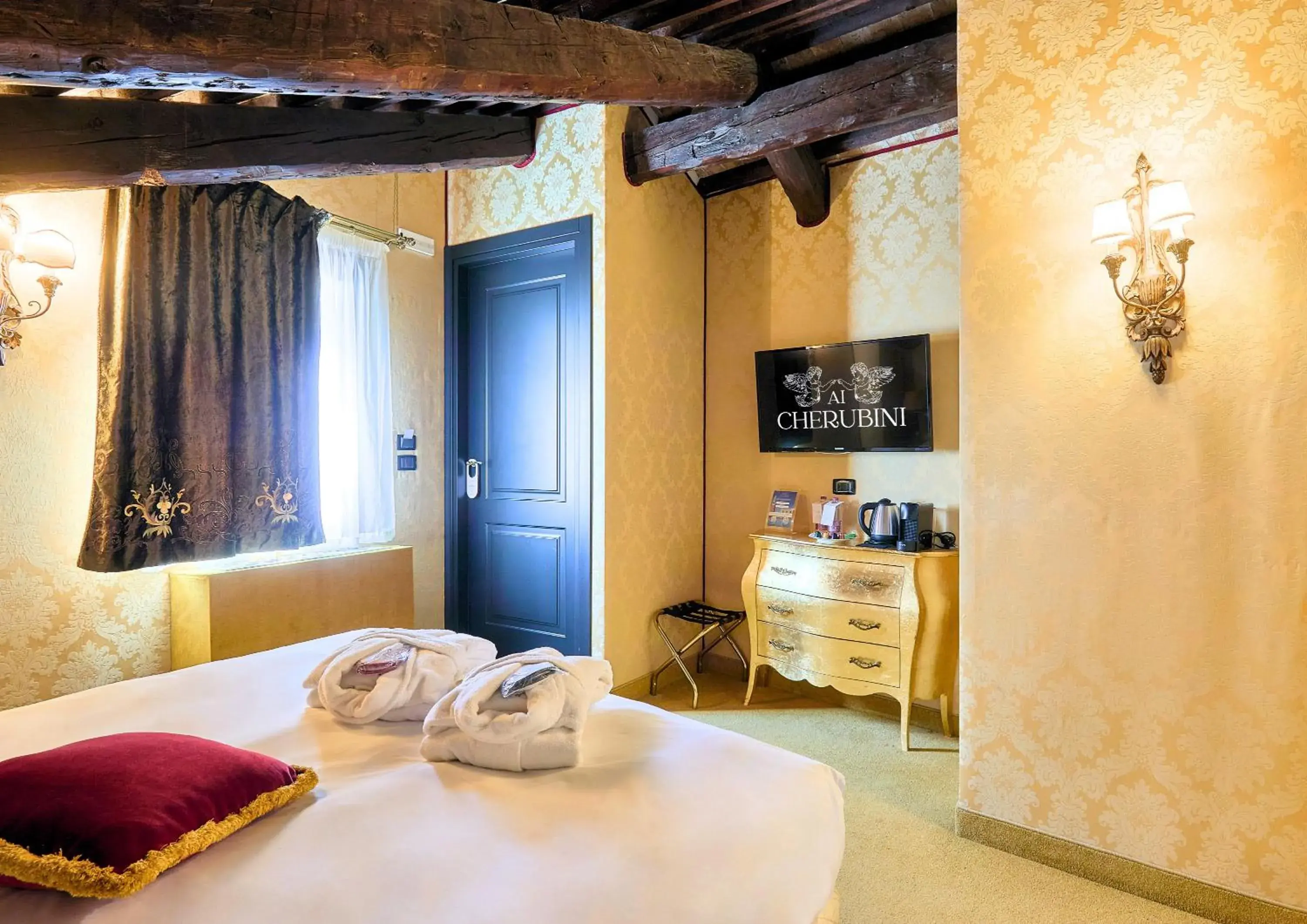 Bedroom, Bed in Ai Cherubini Bedroom, Bed in Ai Cherubini