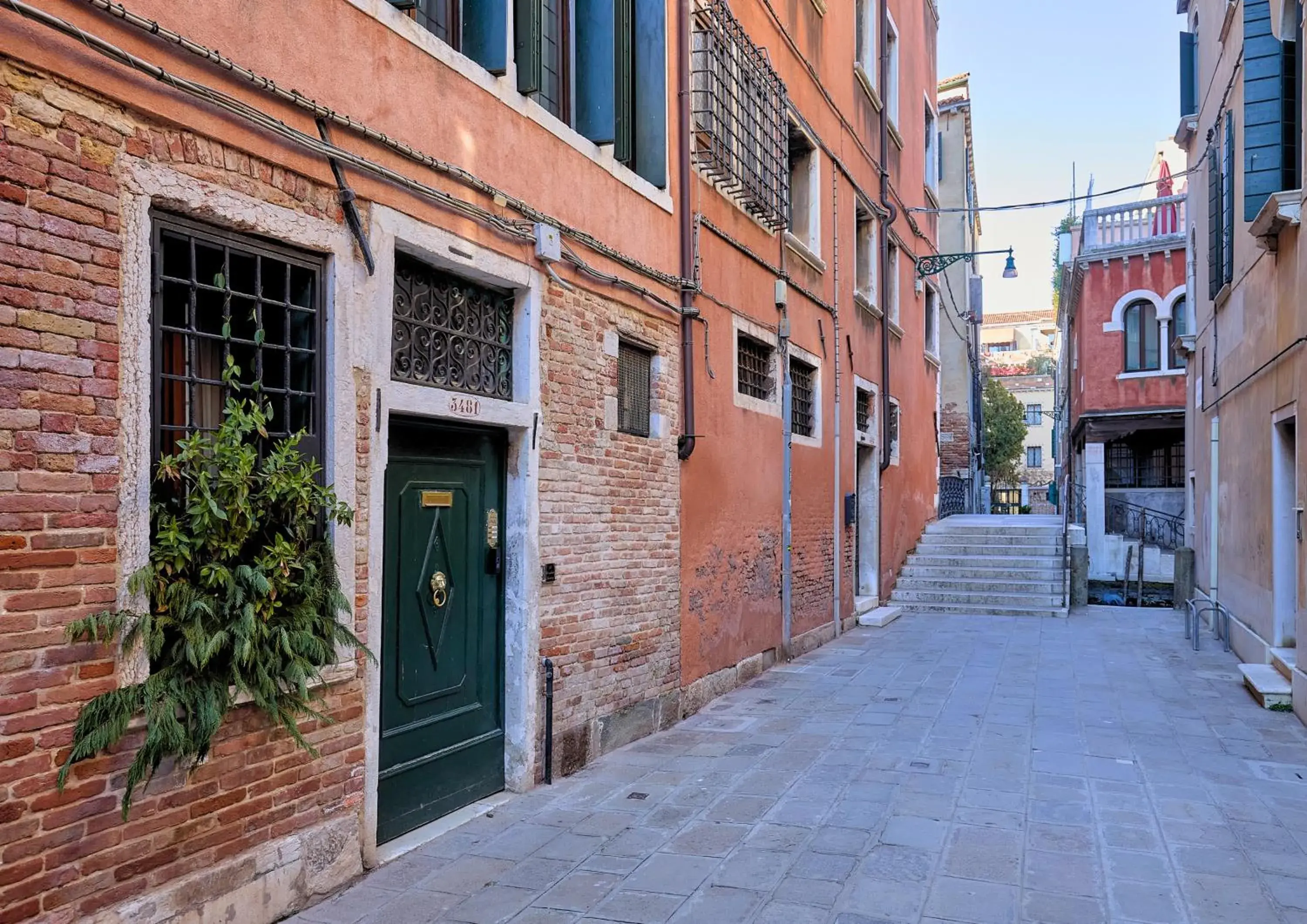 Property building in Ai Cherubini Property building in Ai Cherubini