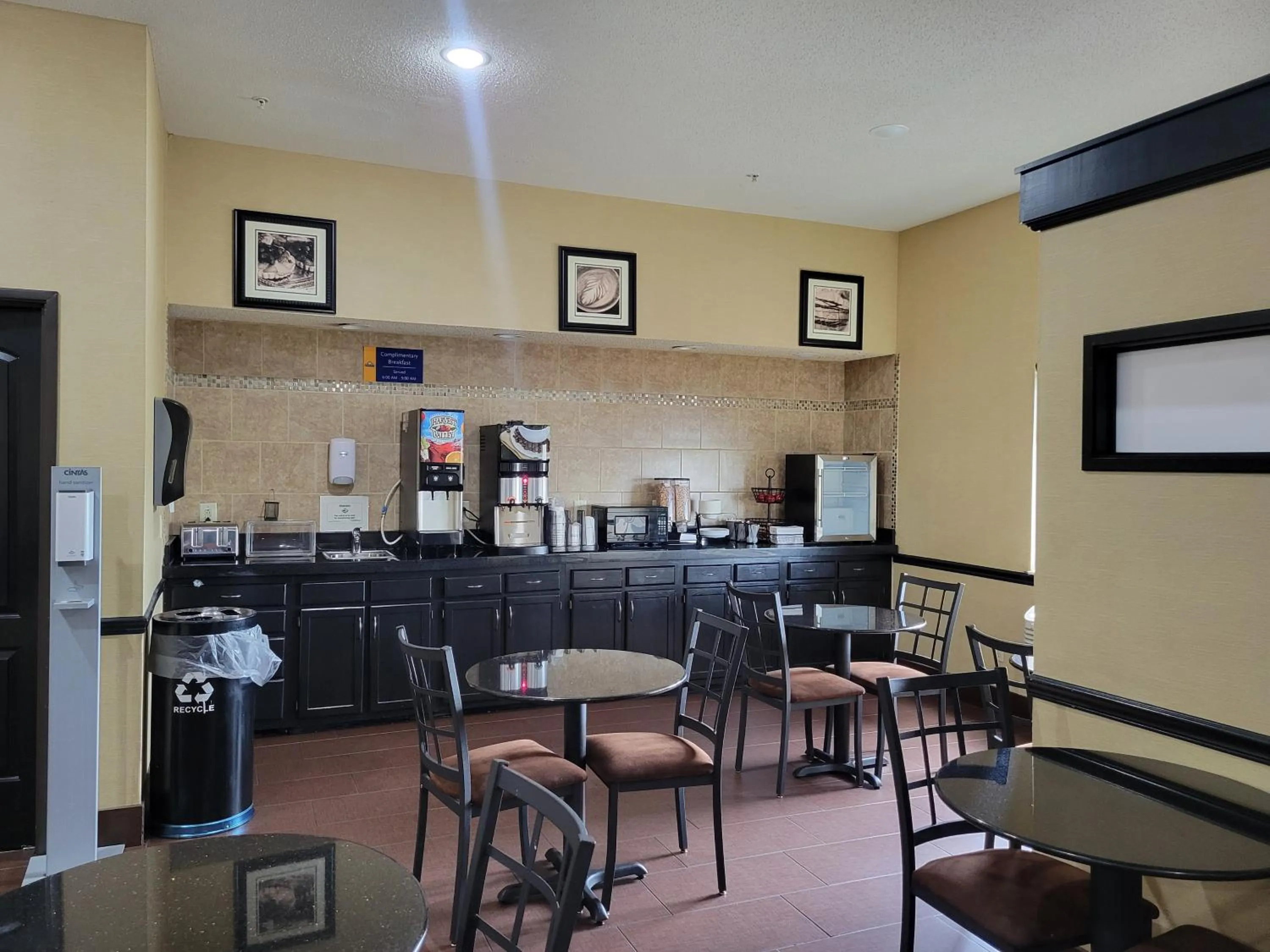 Breakfast in Days Inn by Wyndham Collinsville St Louis