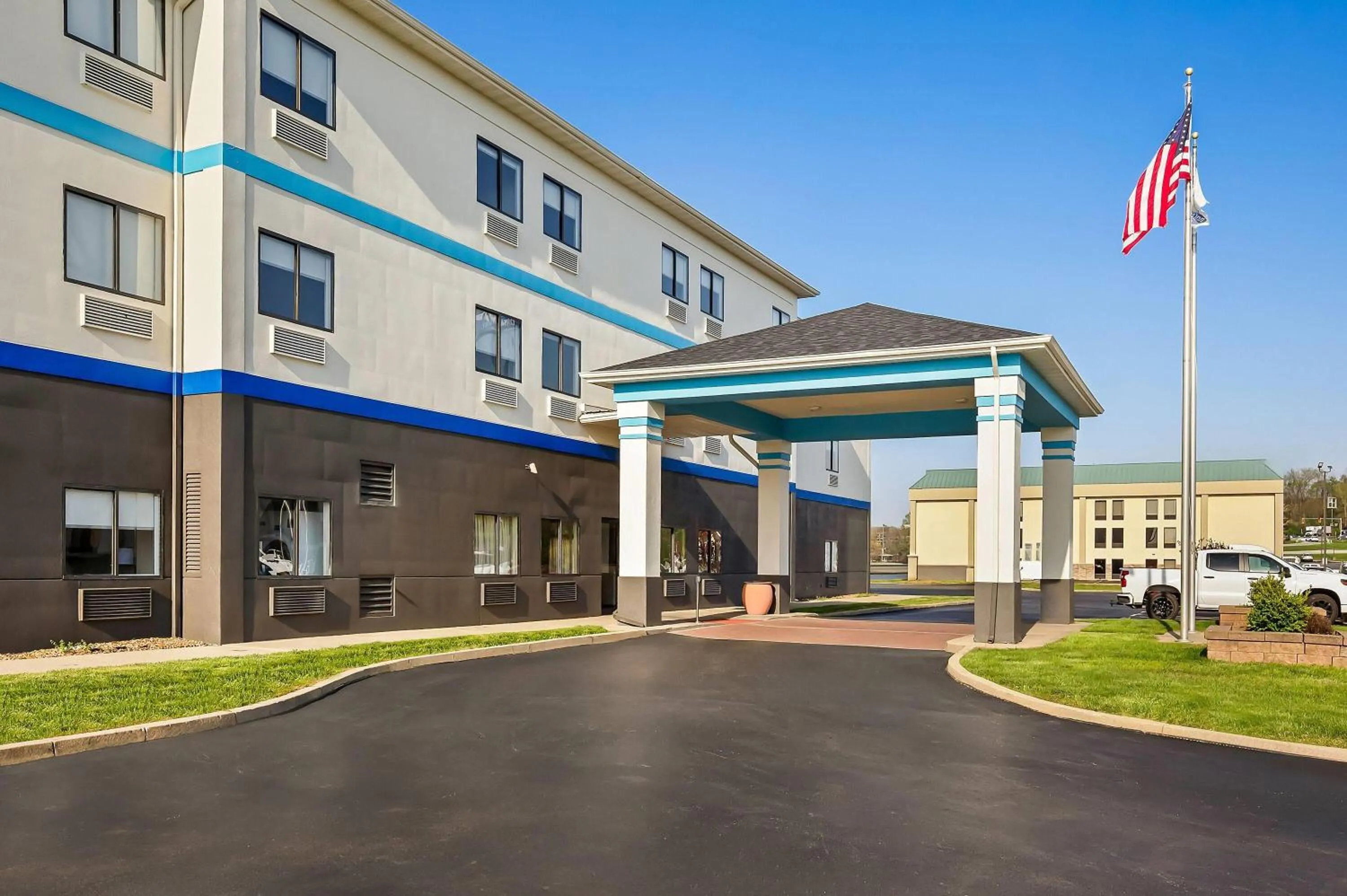 Property building in Days Inn by Wyndham Collinsville St Louis