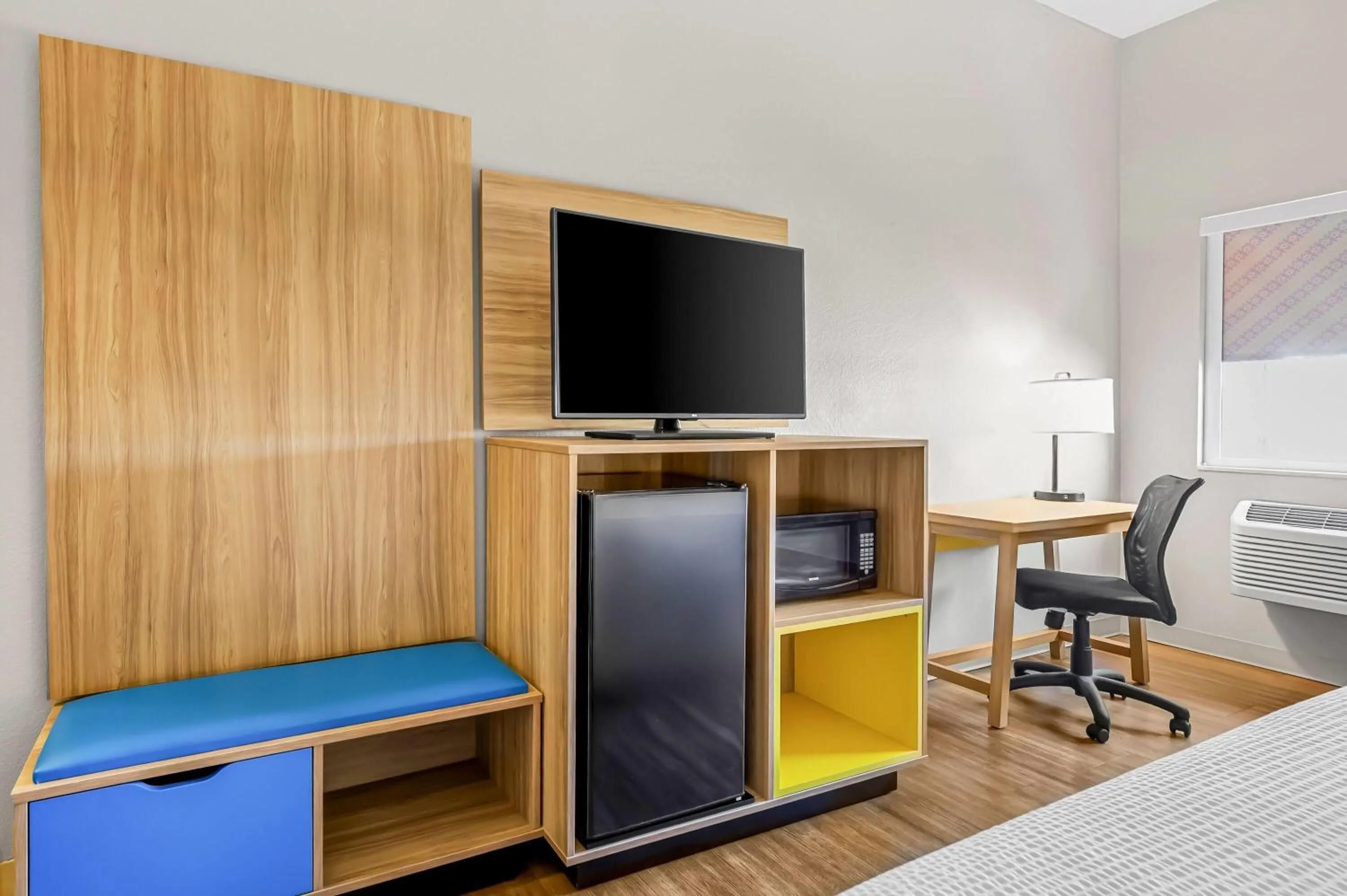 Bed in Days Inn by Wyndham Collinsville St Louis