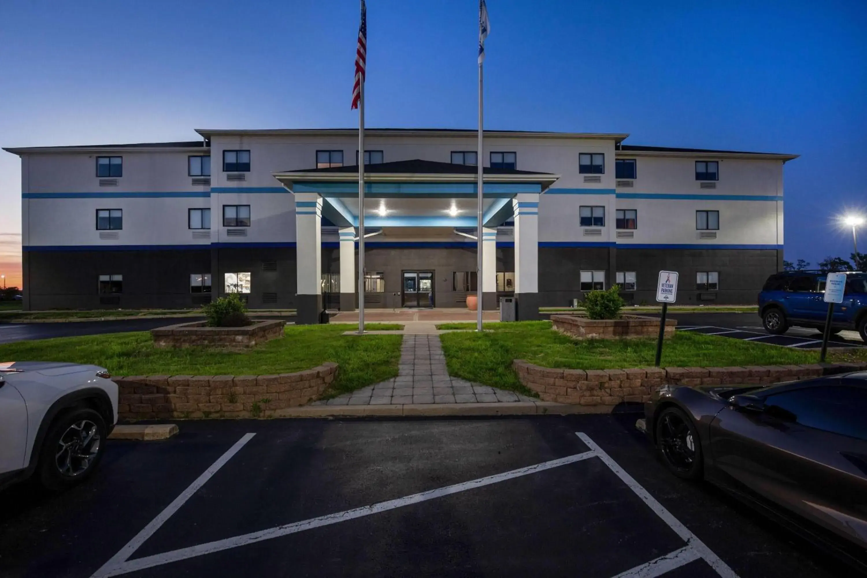 Property building in Days Inn by Wyndham Collinsville St Louis Property building in Days Inn by Wyndham Collinsville St Louis