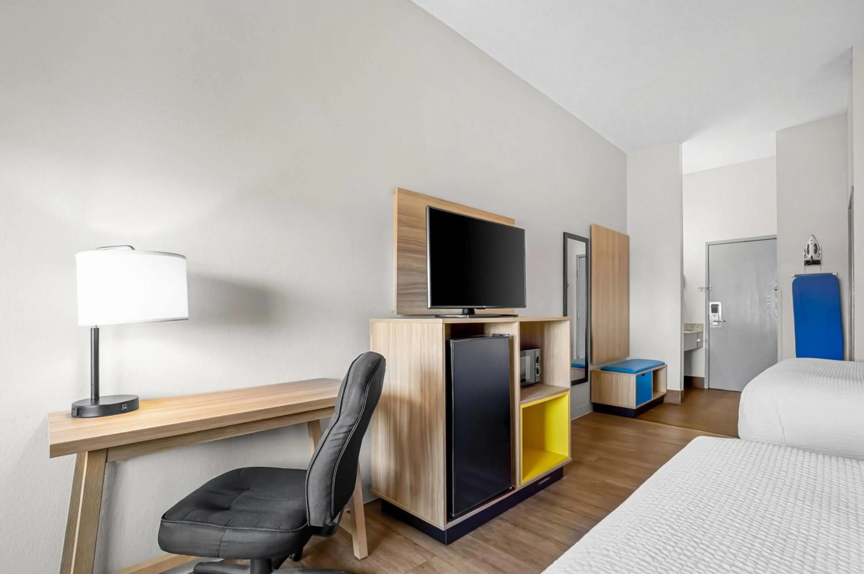 Bed in Days Inn by Wyndham Collinsville St Louis