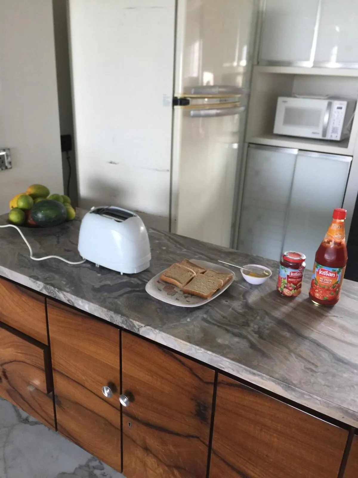 Food and drinks in Pinaki Comfort Stay