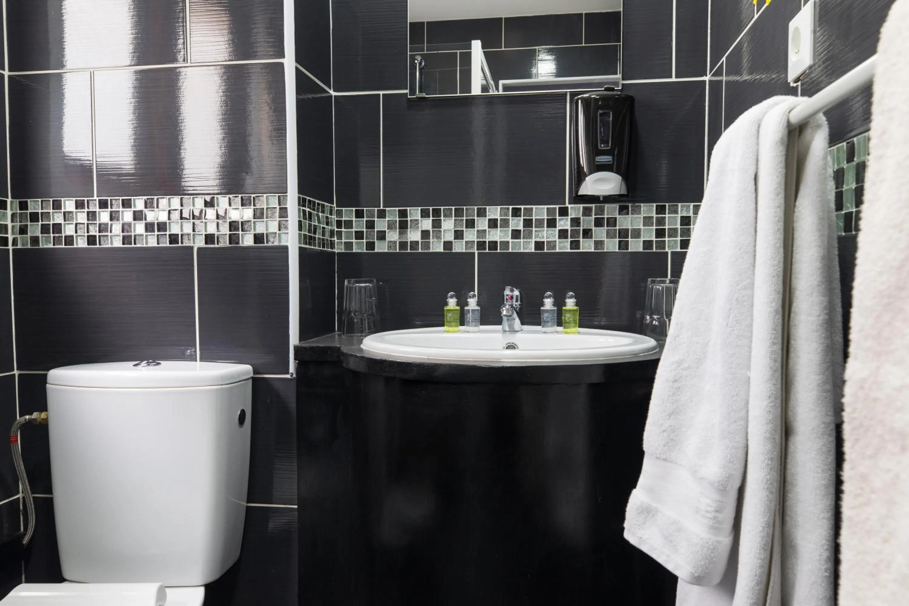 Bathroom in Hotel Santal