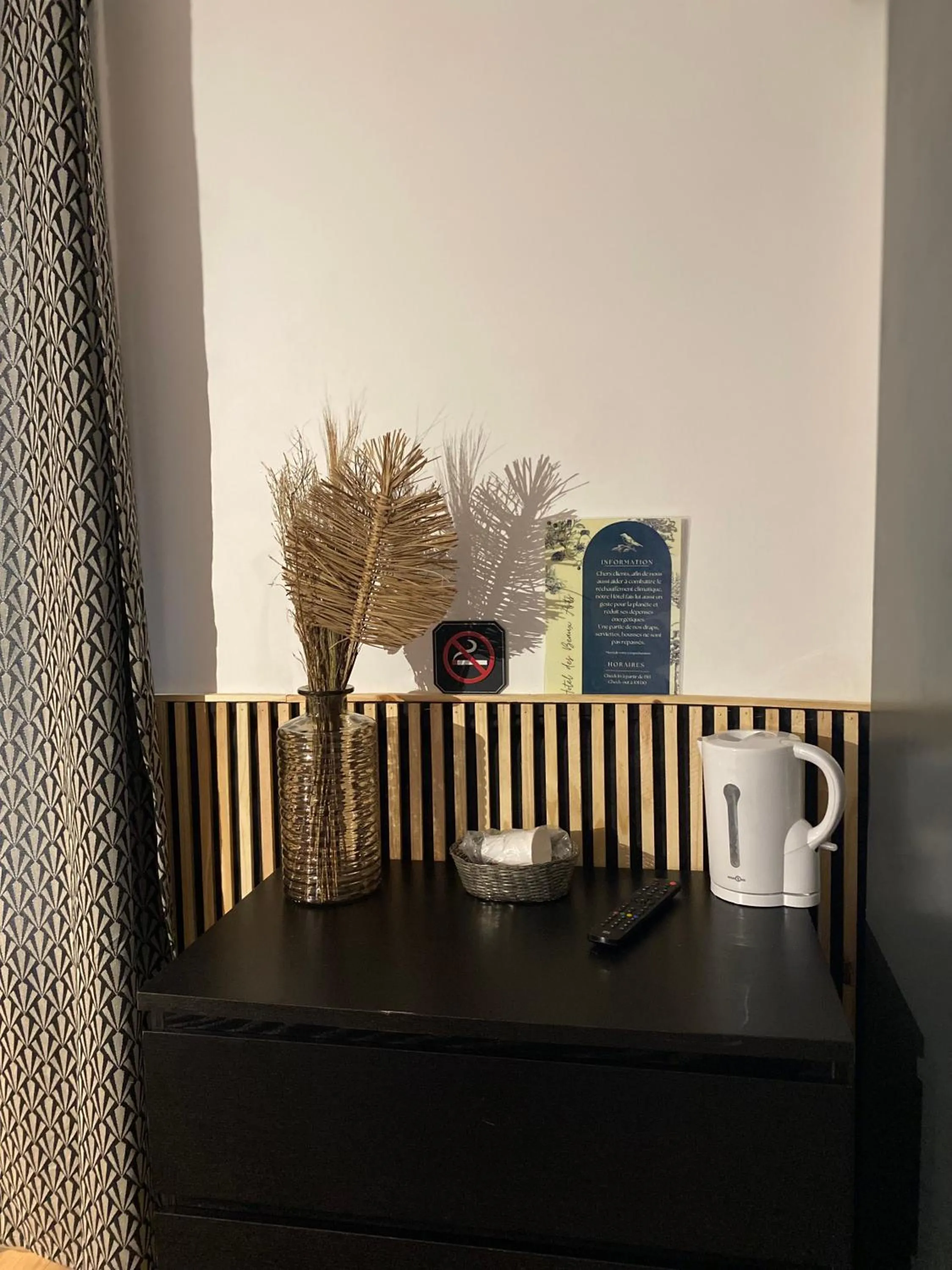 Coffee/tea facilities in Hôtel des Beaux Arts