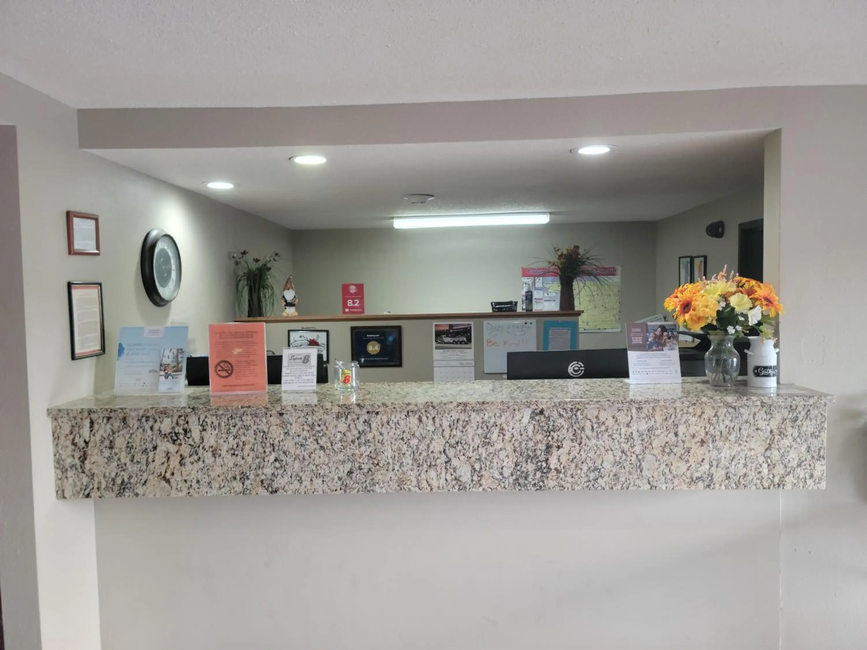 Lobby or reception in Super 8 by Wyndham Portage Lobby or reception in Super 8 by Wyndham Portage