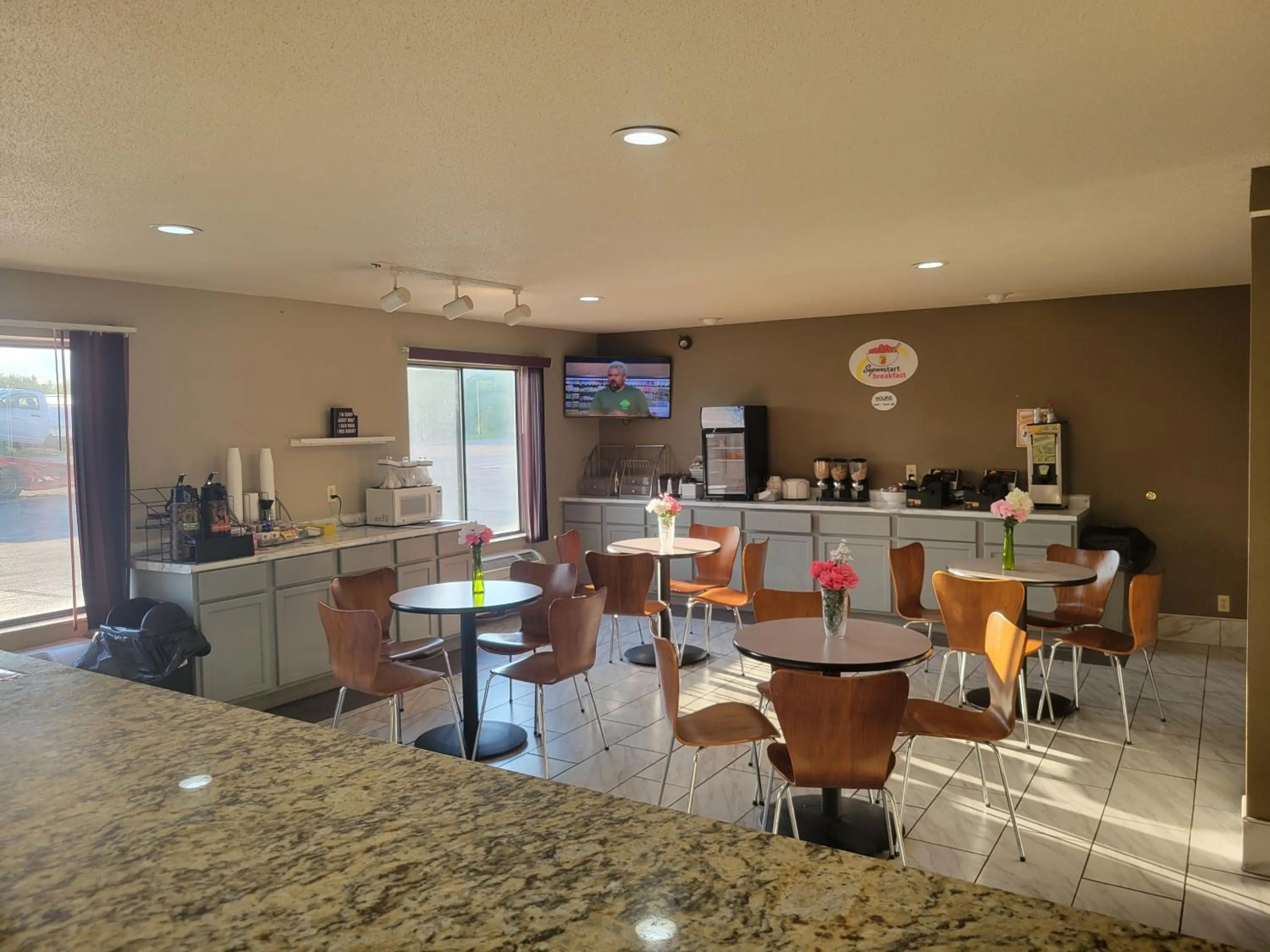 Seating area in Super 8 by Wyndham Portage