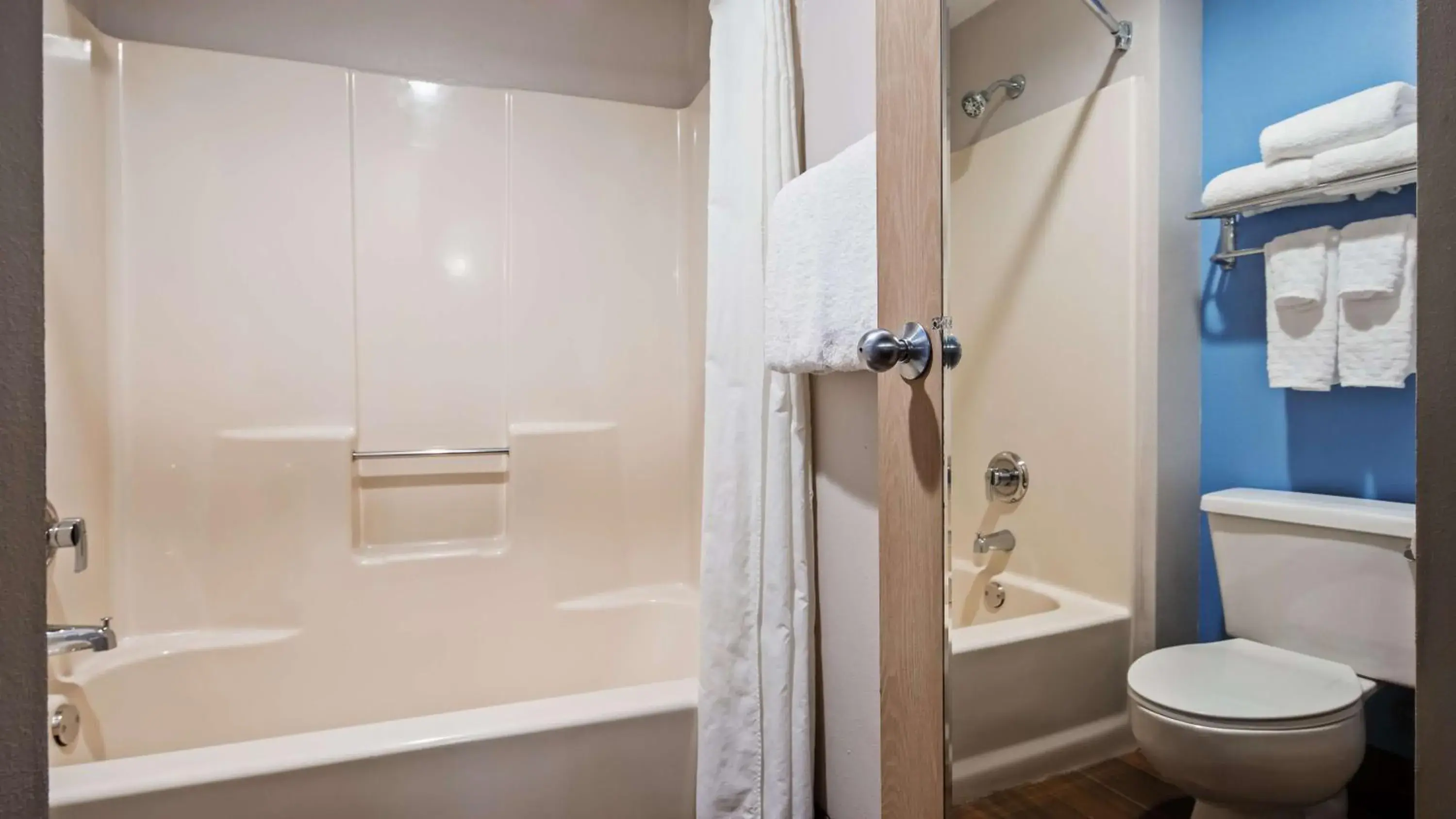 Queen Room with Two Queen Beds - Non-Smoking in Best Western Ocala Park Centre Queen Room with Two Queen Beds - Non-Smoking in Best Western Ocala Park Centre