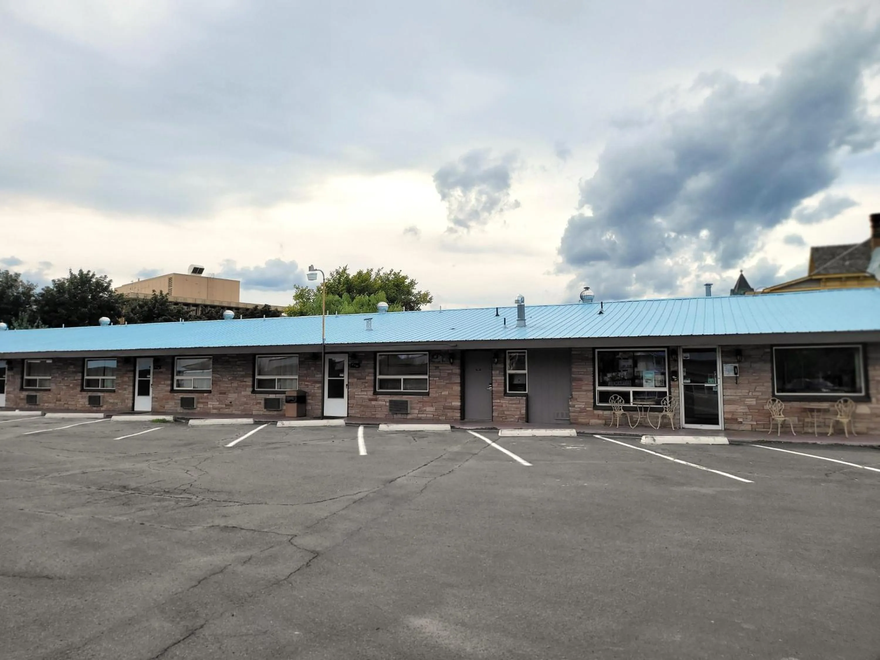 Property building in Bridge Street Inn