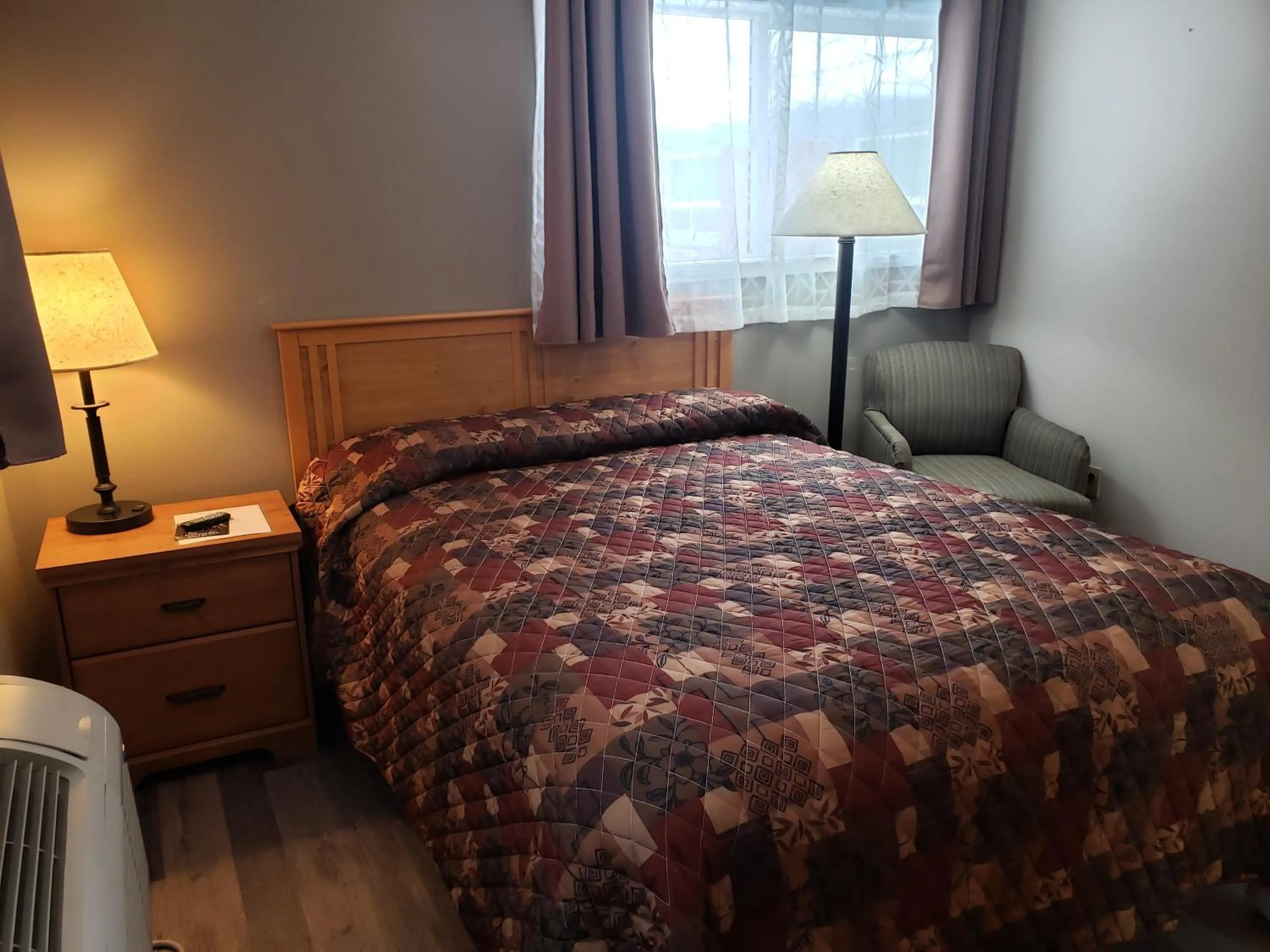 Bed in Bridge Street Inn