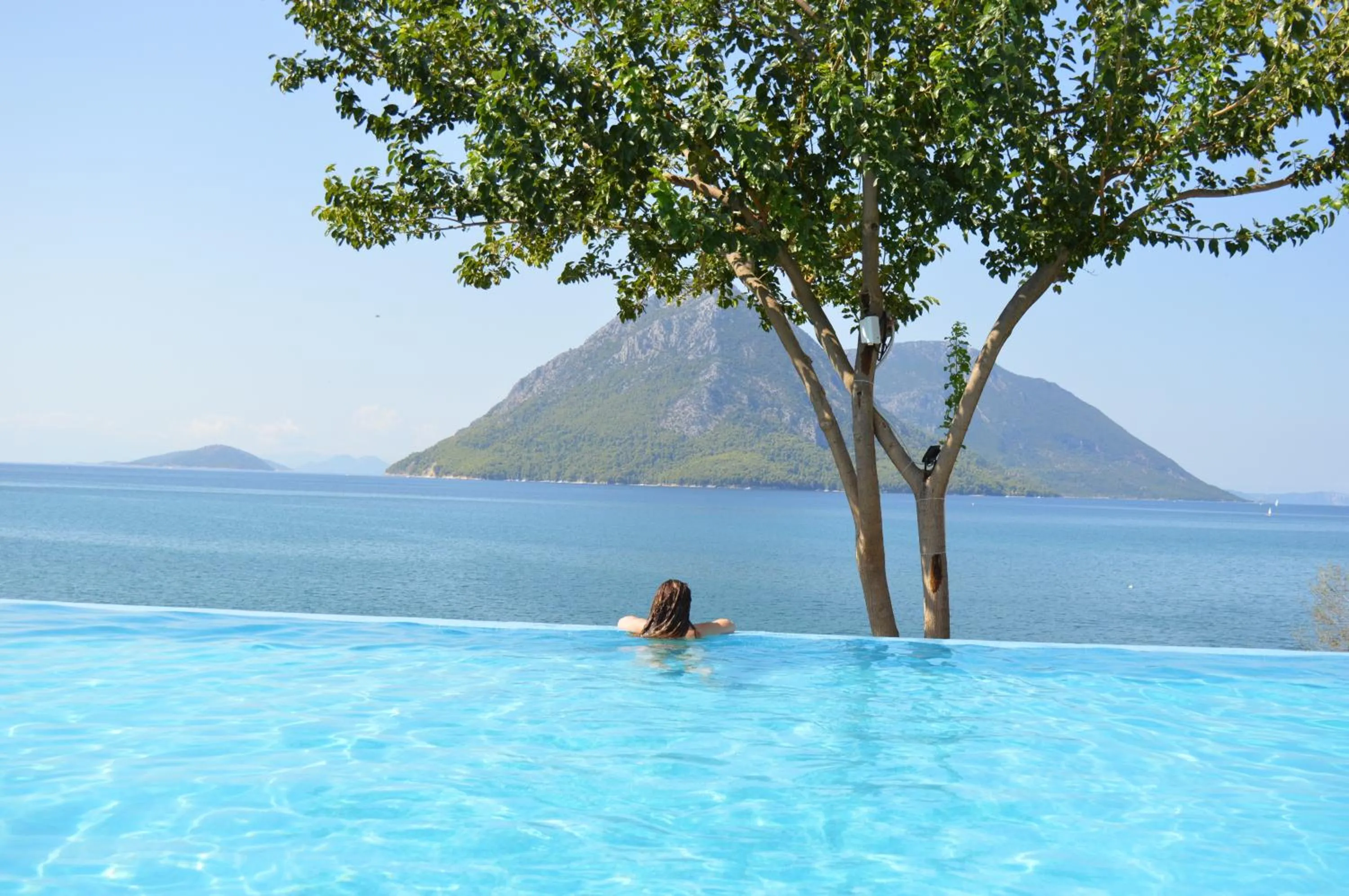 Property building in Thesmos Village