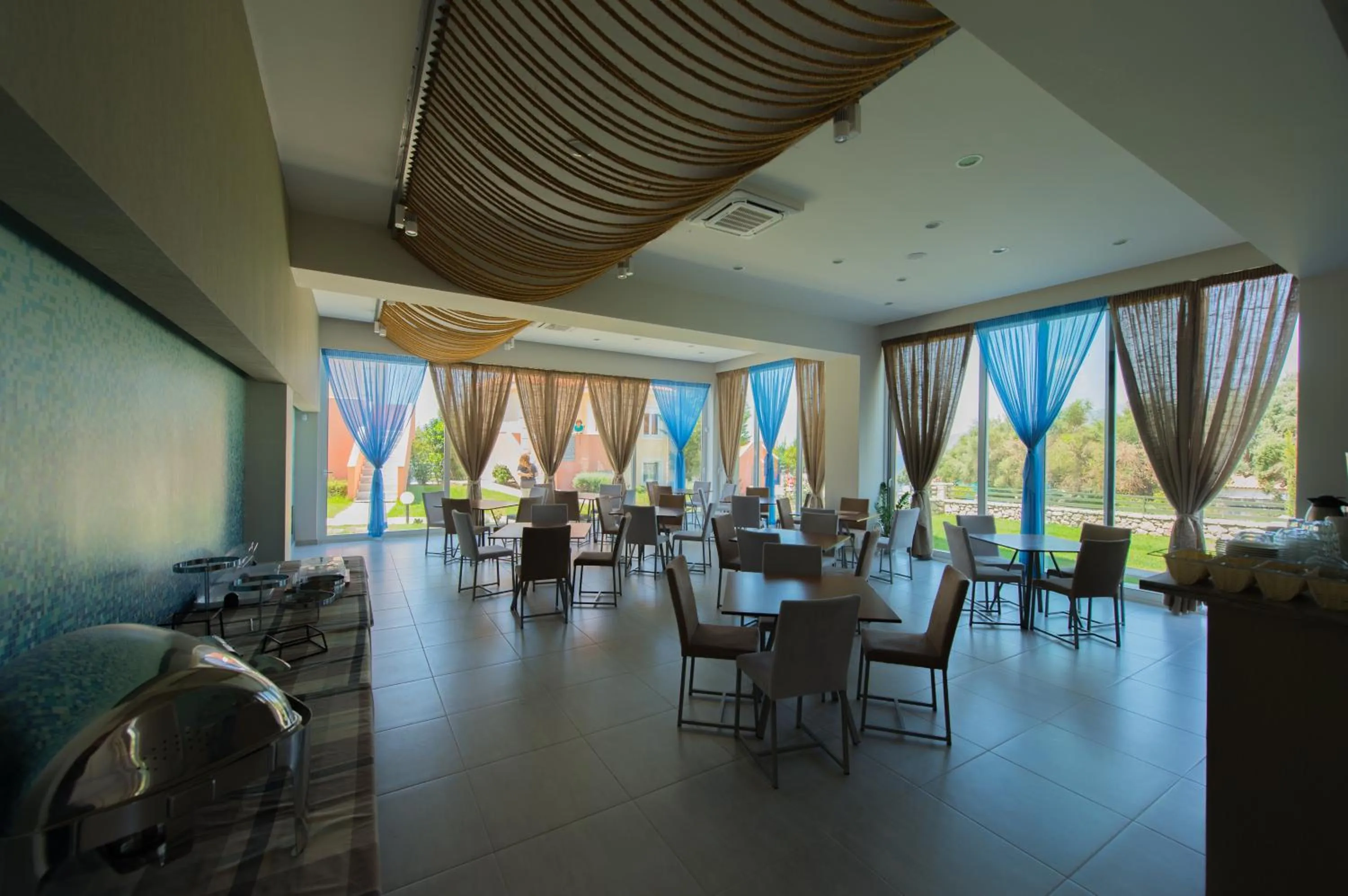 Restaurant/places to eat in Thesmos Village