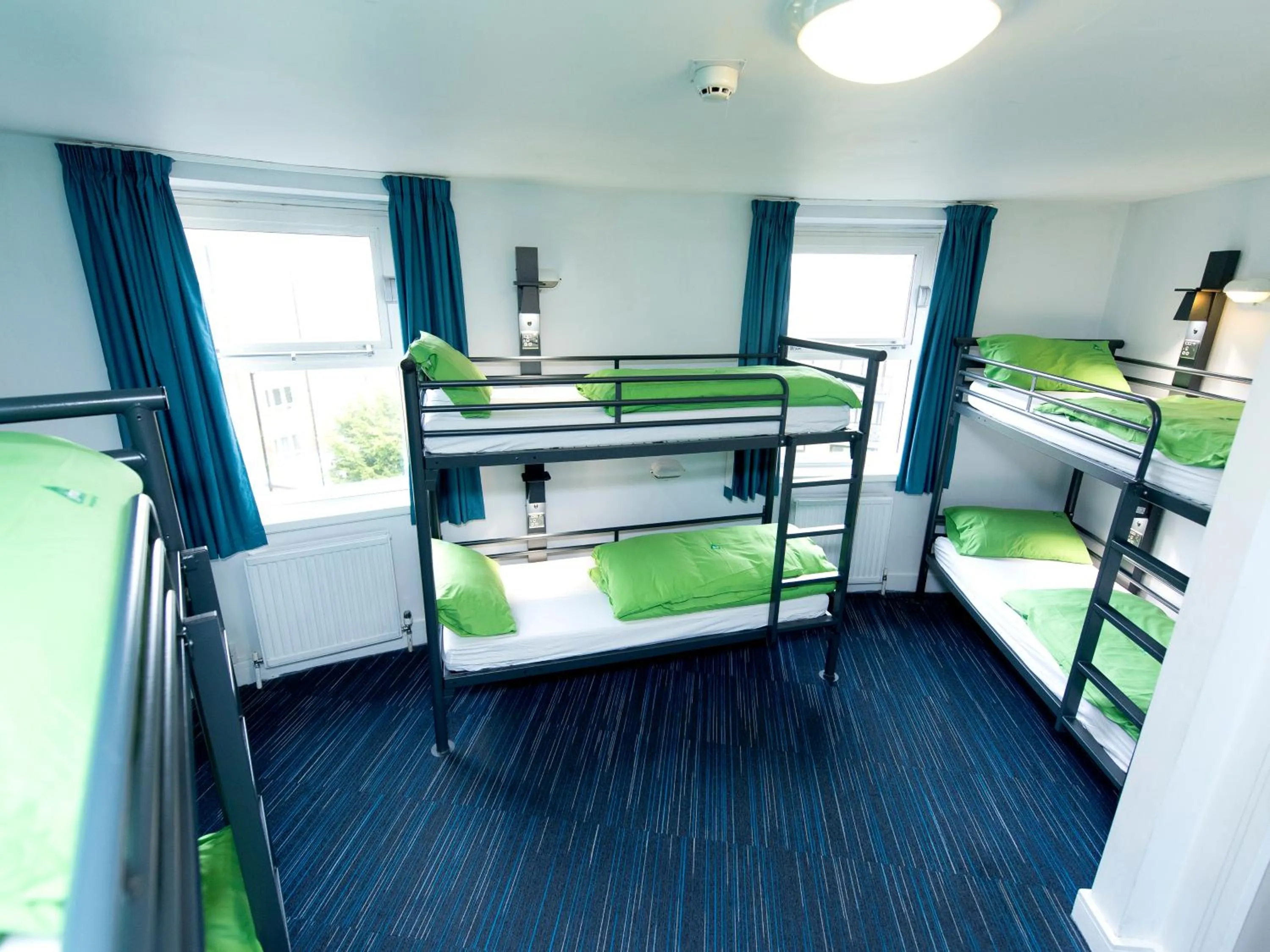 Bedroom, Bed in YHA London Thameside