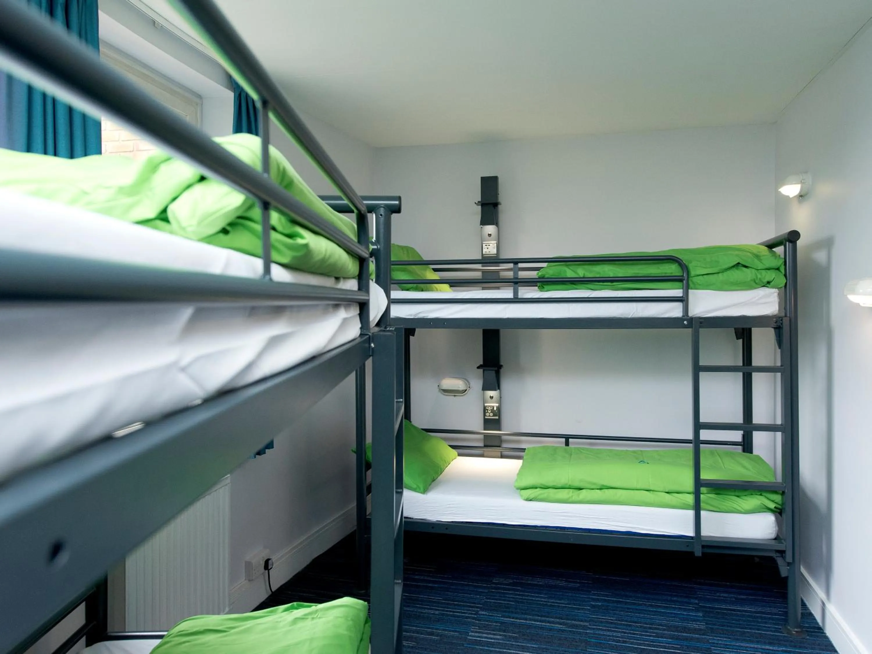 Bedroom, Bed in YHA London Thameside