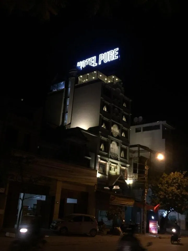 Hotel Pure